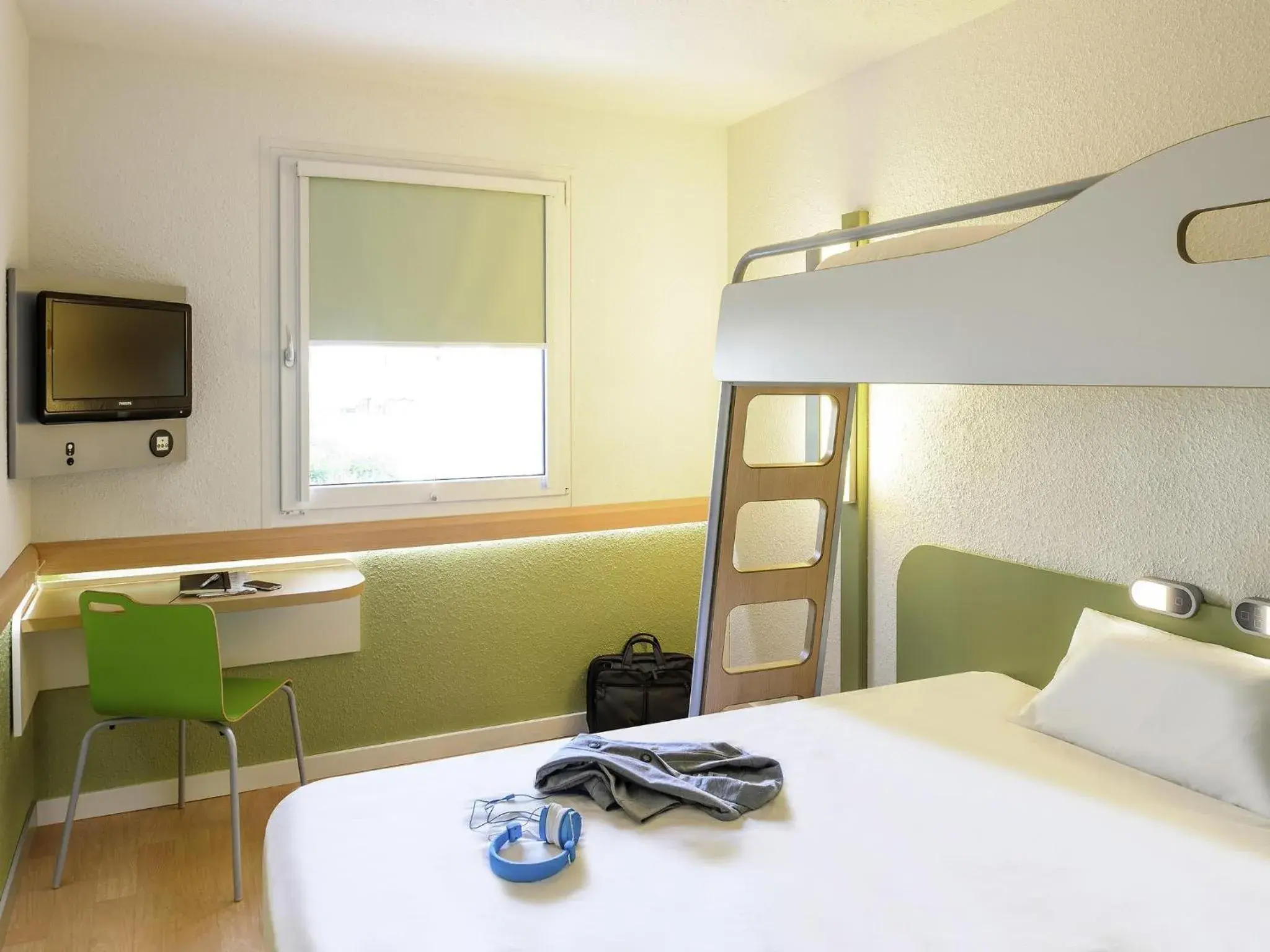 Bedroom, Bed in ibis budget Lyon Est Chaponnay Bedroom, Bed in ibis budget Lyon Est Chaponnay