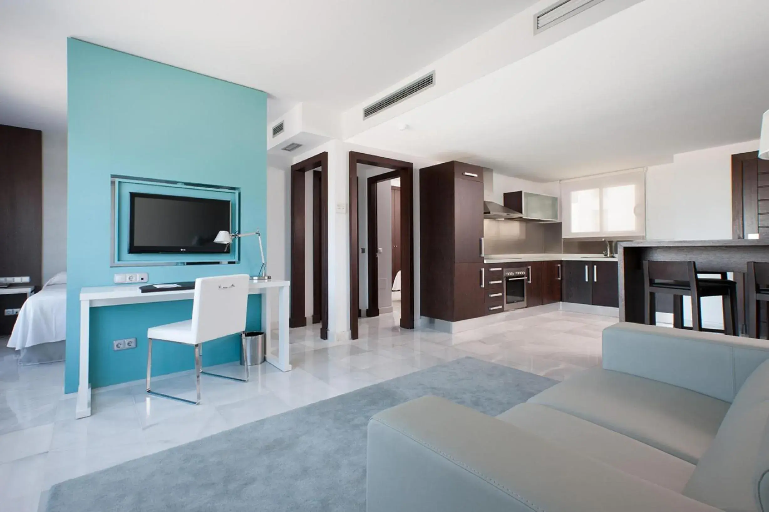 Two-Bedroom Apartment in Mercure Algeciras Two-Bedroom Apartment in Mercure Algeciras