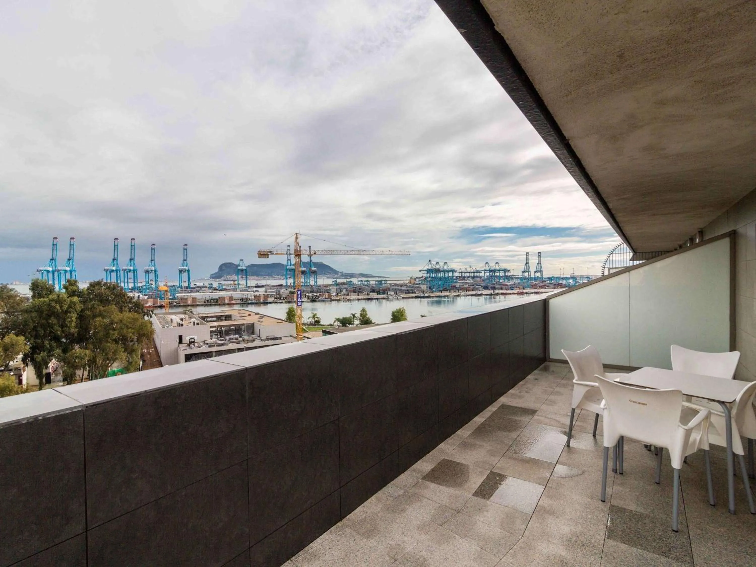 Photo of the whole room in Mercure Algeciras