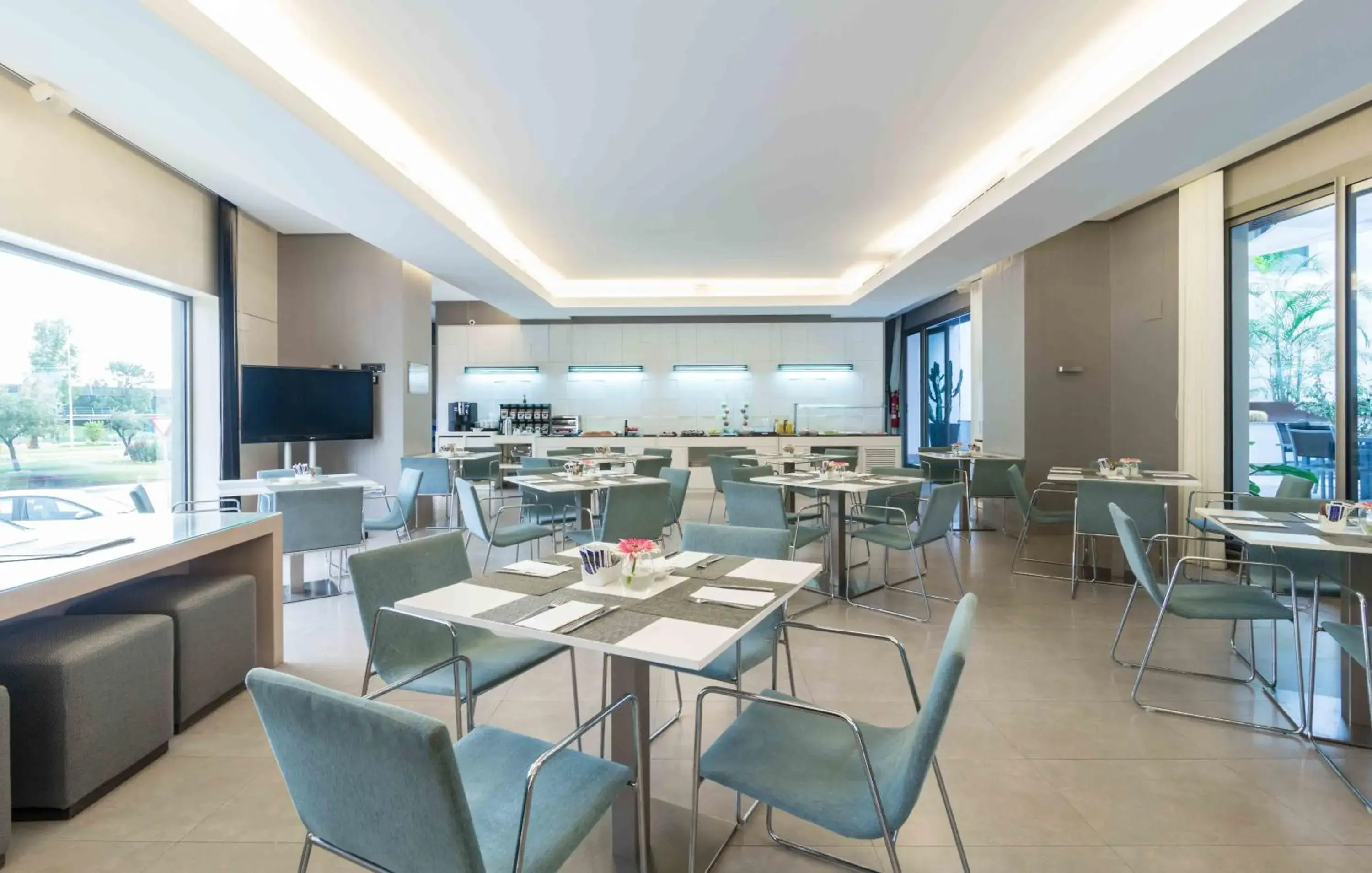 Lounge or bar in Mercure Algeciras Lounge or bar in Mercure Algeciras