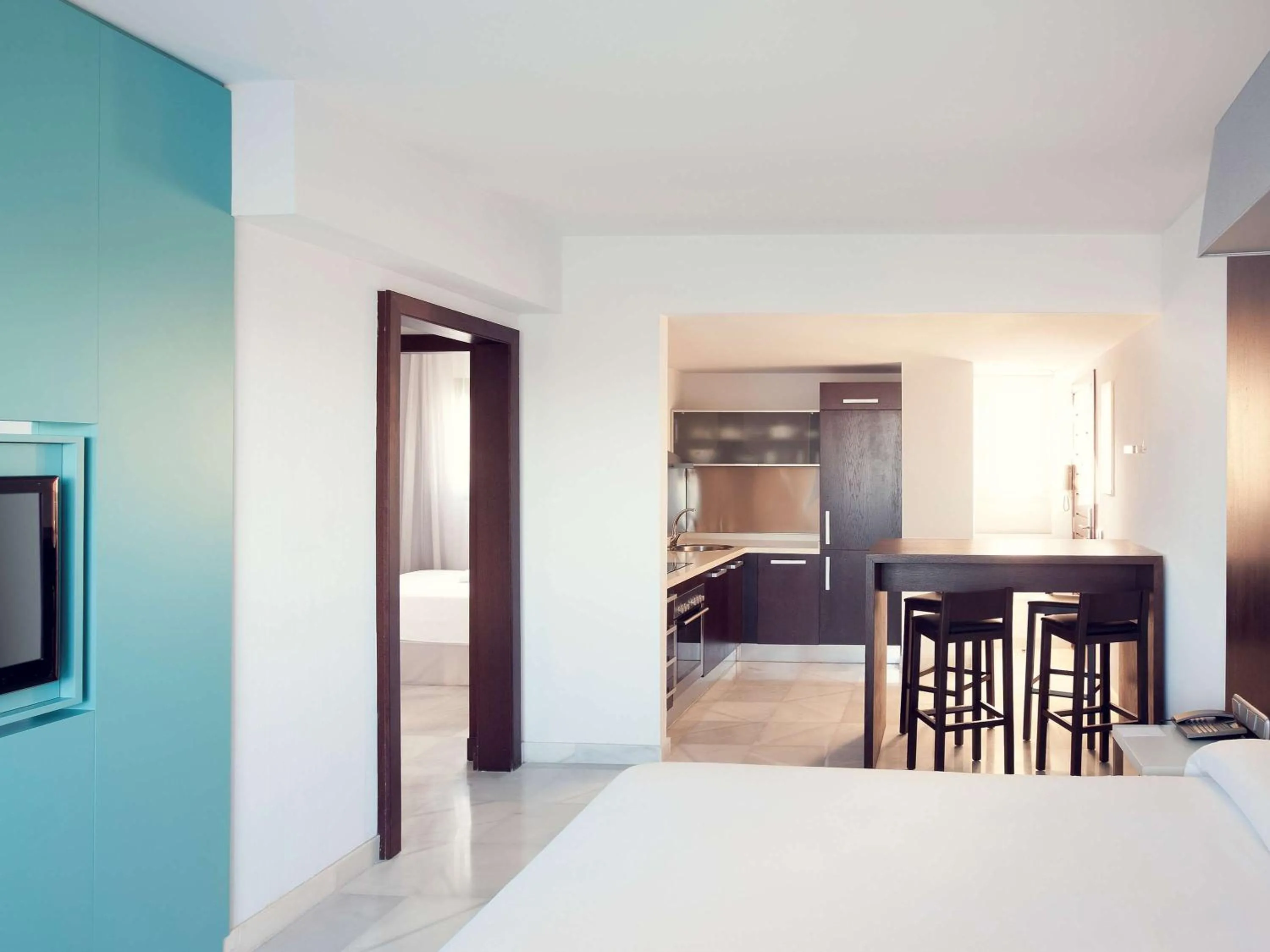 Photo of the whole room, Bed in Mercure Algeciras