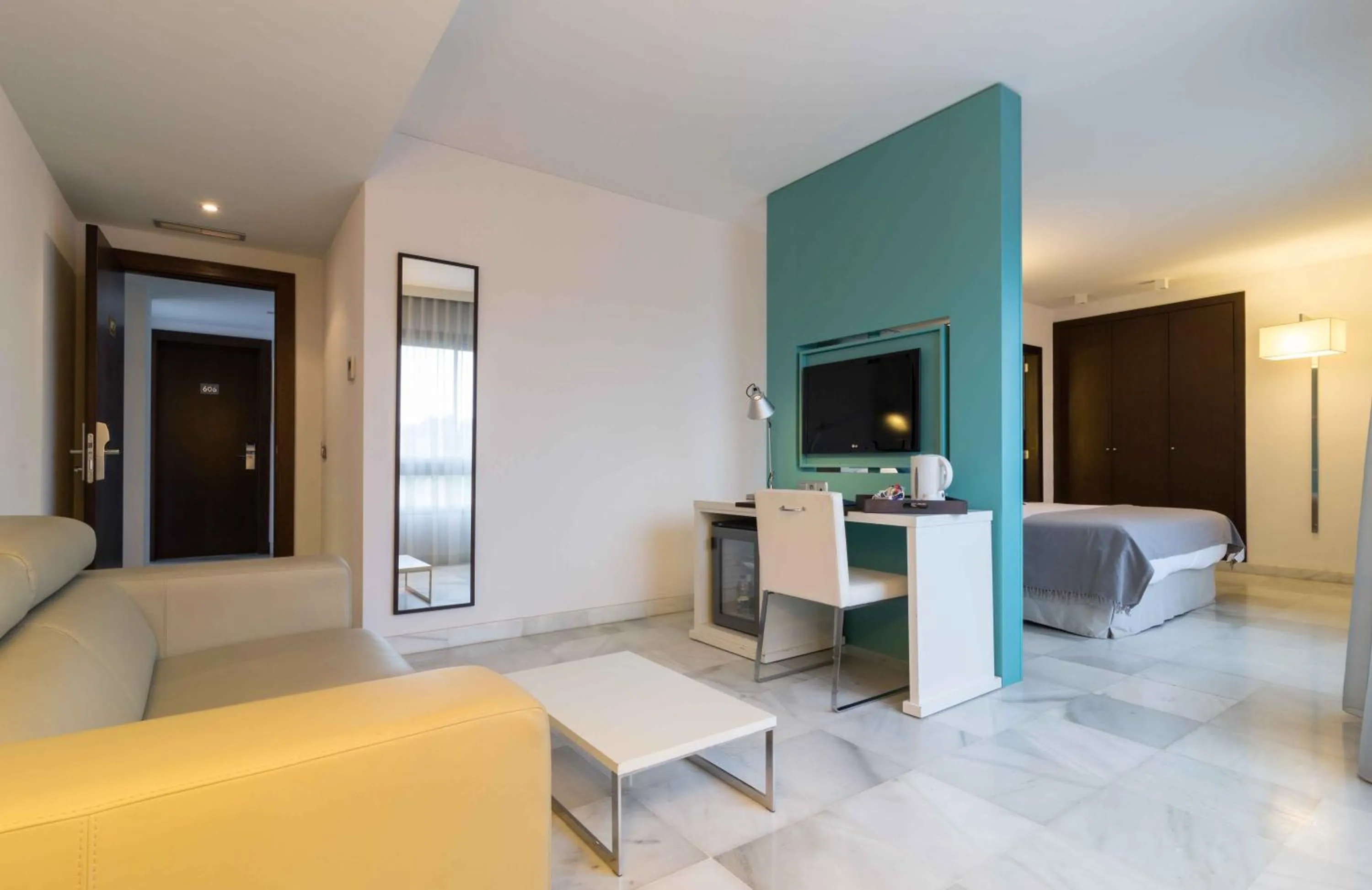 Living room in Mercure Algeciras