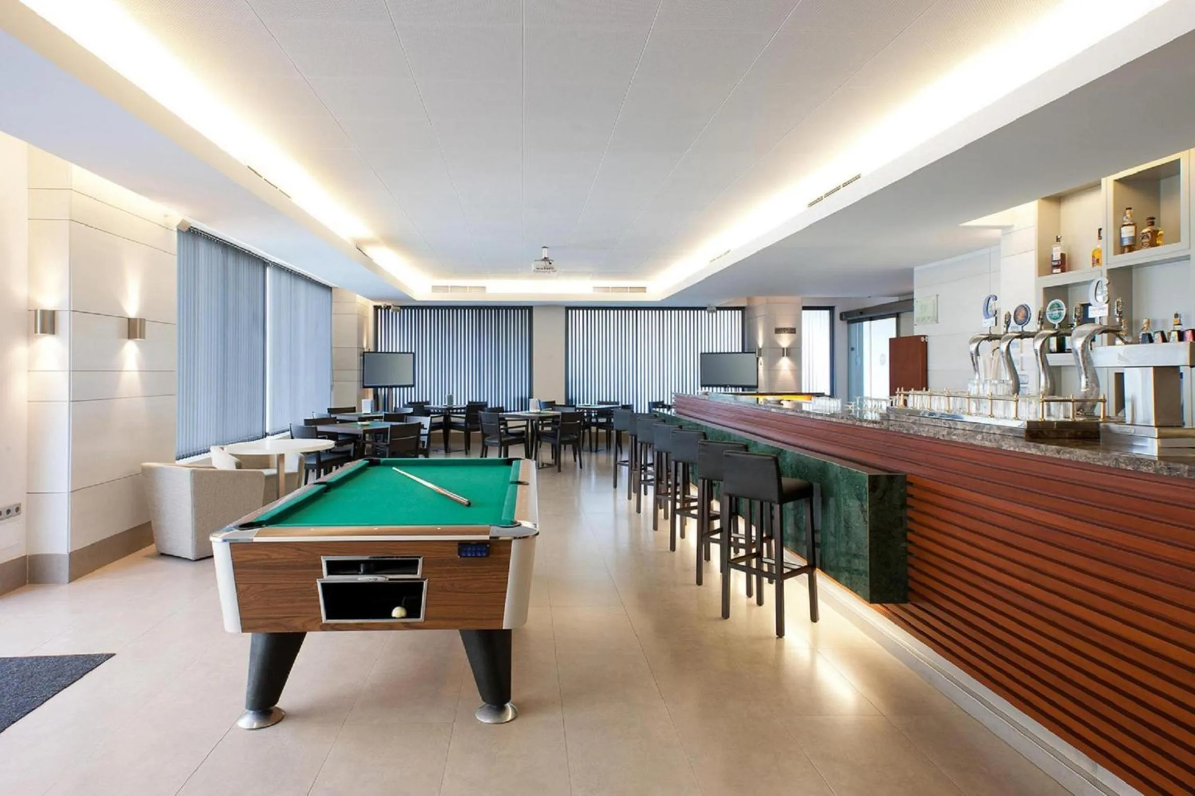 Billiard in Mercure Algeciras