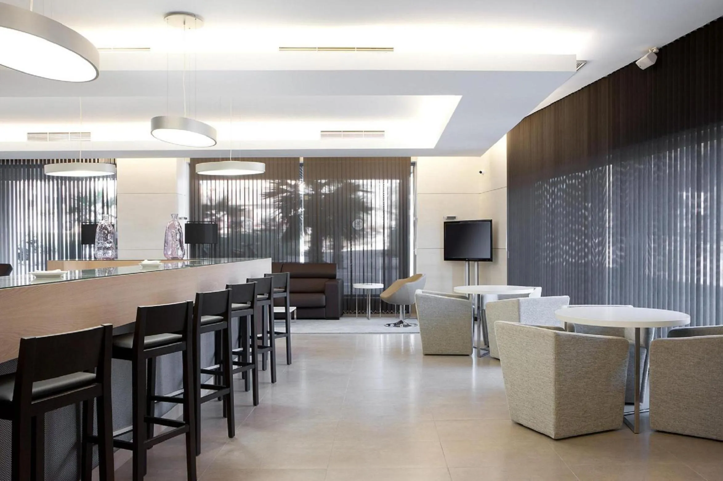 Restaurant/places to eat in Mercure Algeciras