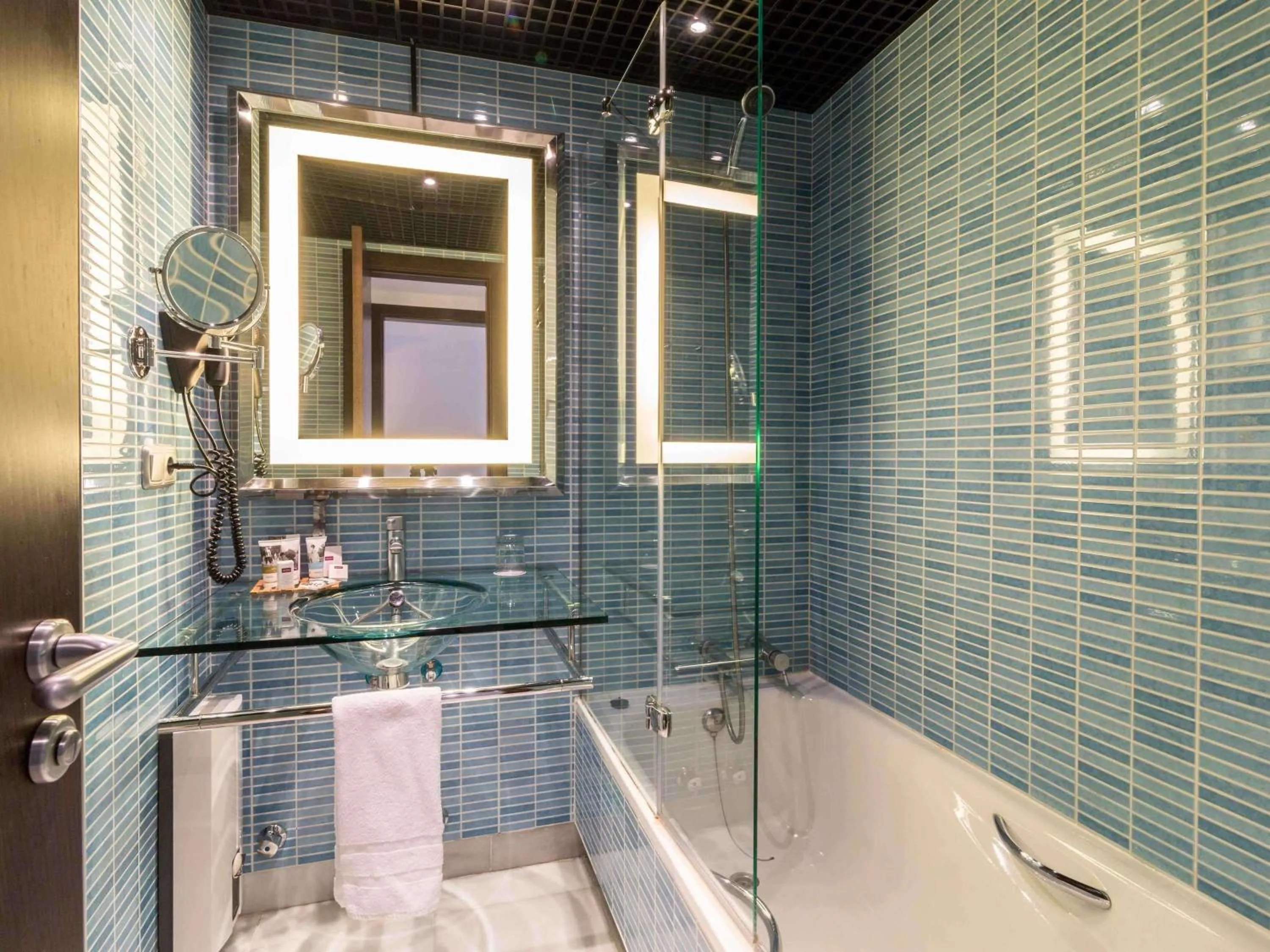 Photo of the whole room in Mercure Algeciras