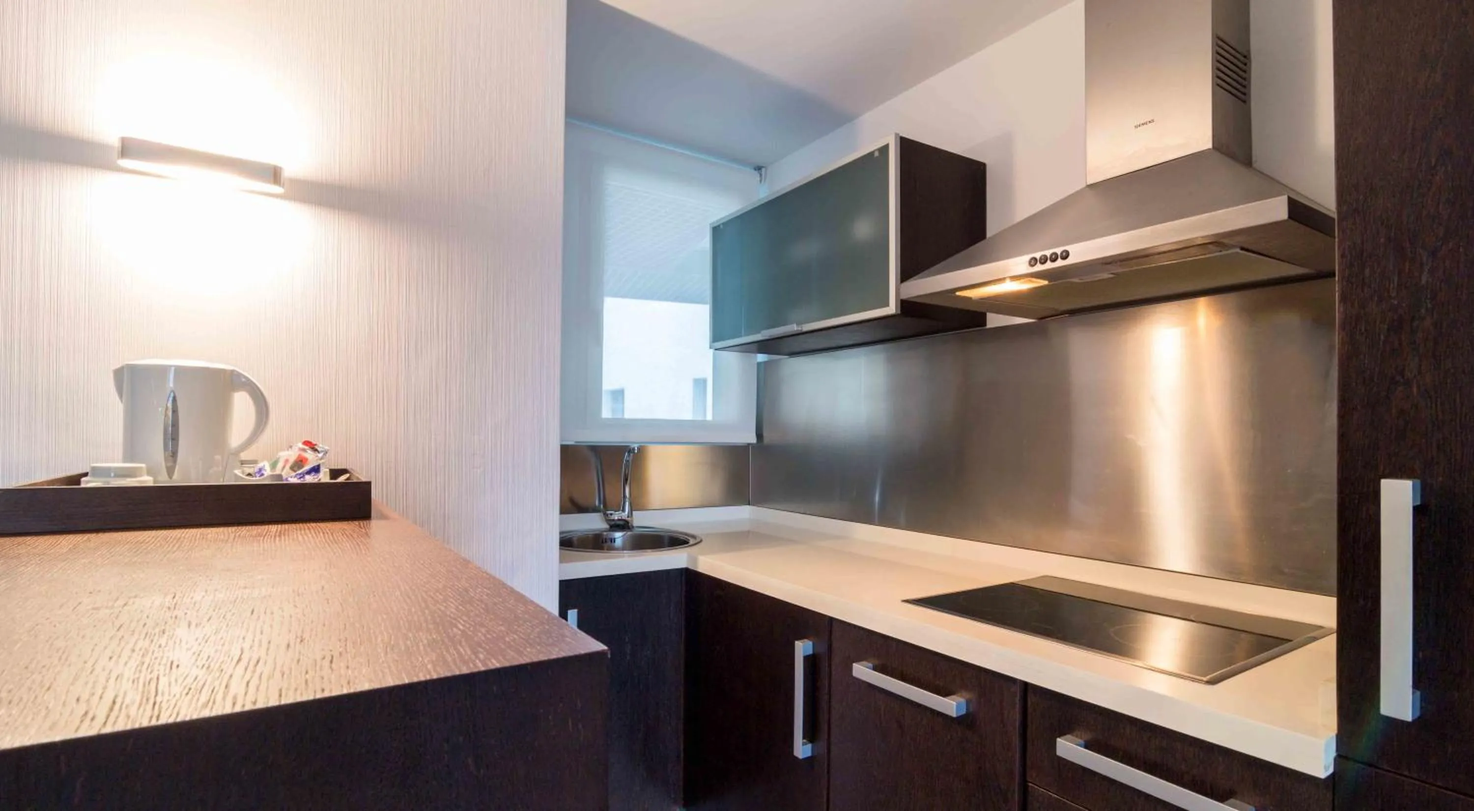 Dining area in Mercure Algeciras