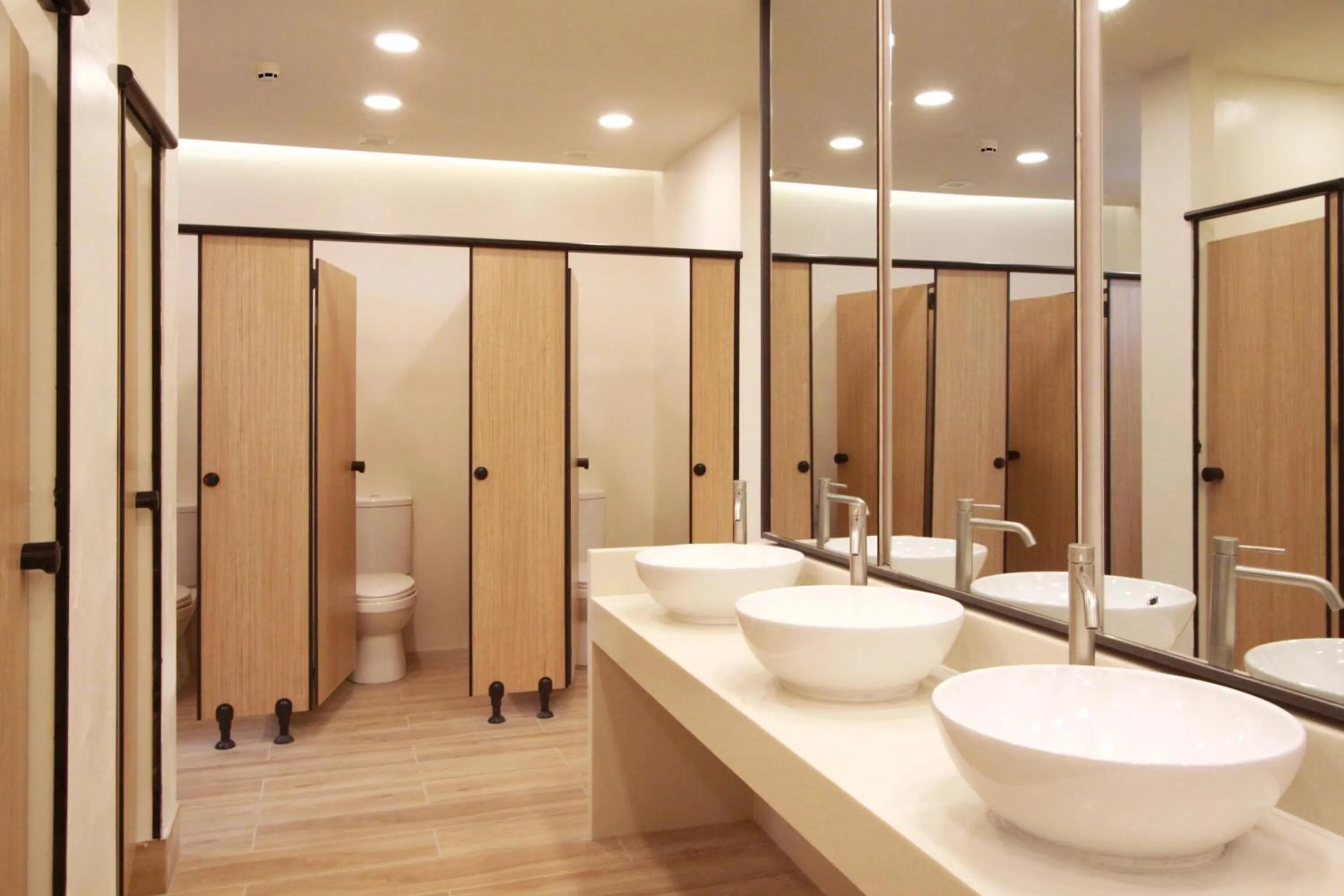 Toilet in Lub d Manila Makati - Central Makati, Near Nightlife