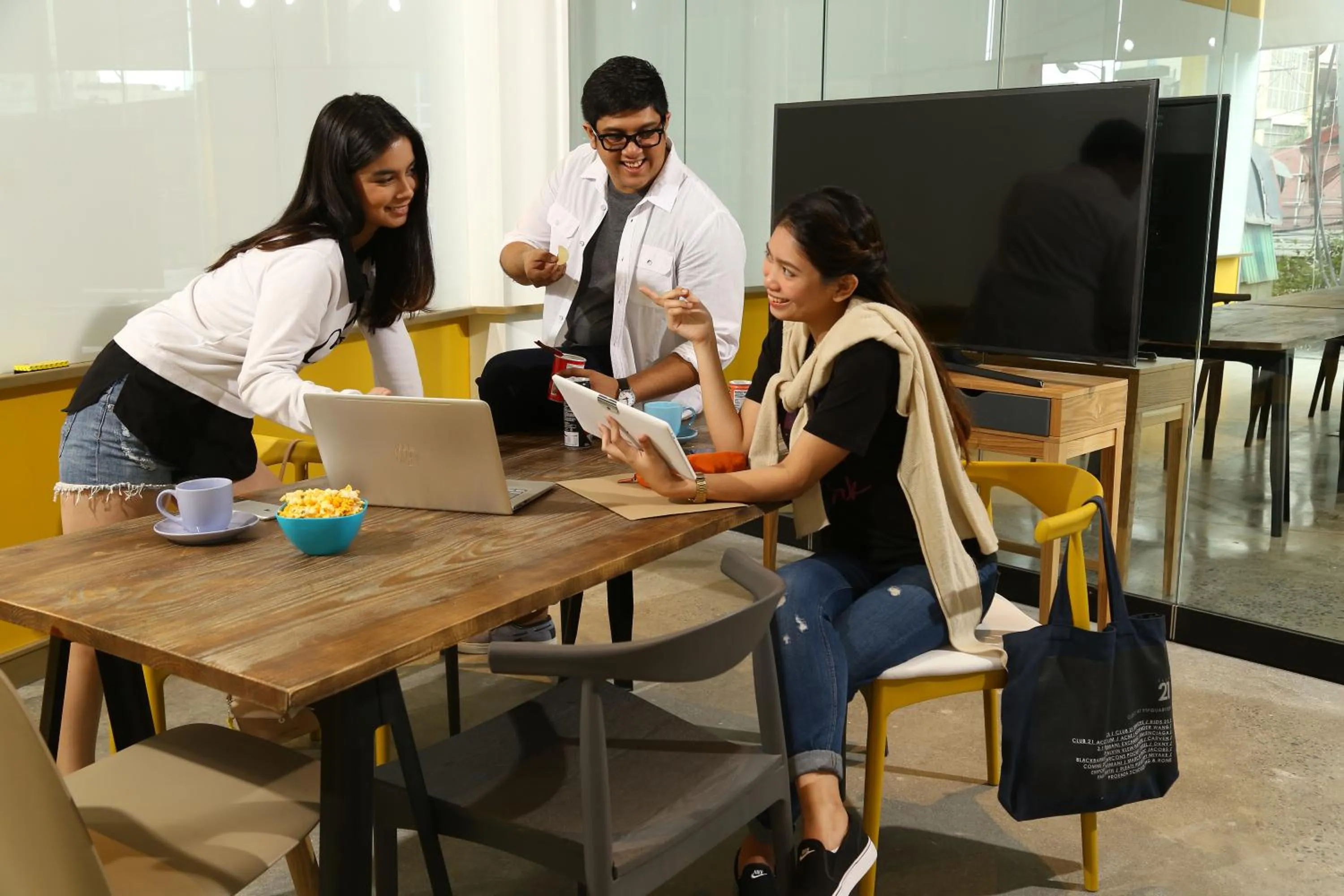 Business facilities in Lub d Manila Makati - Central Makati, Near Nightlife