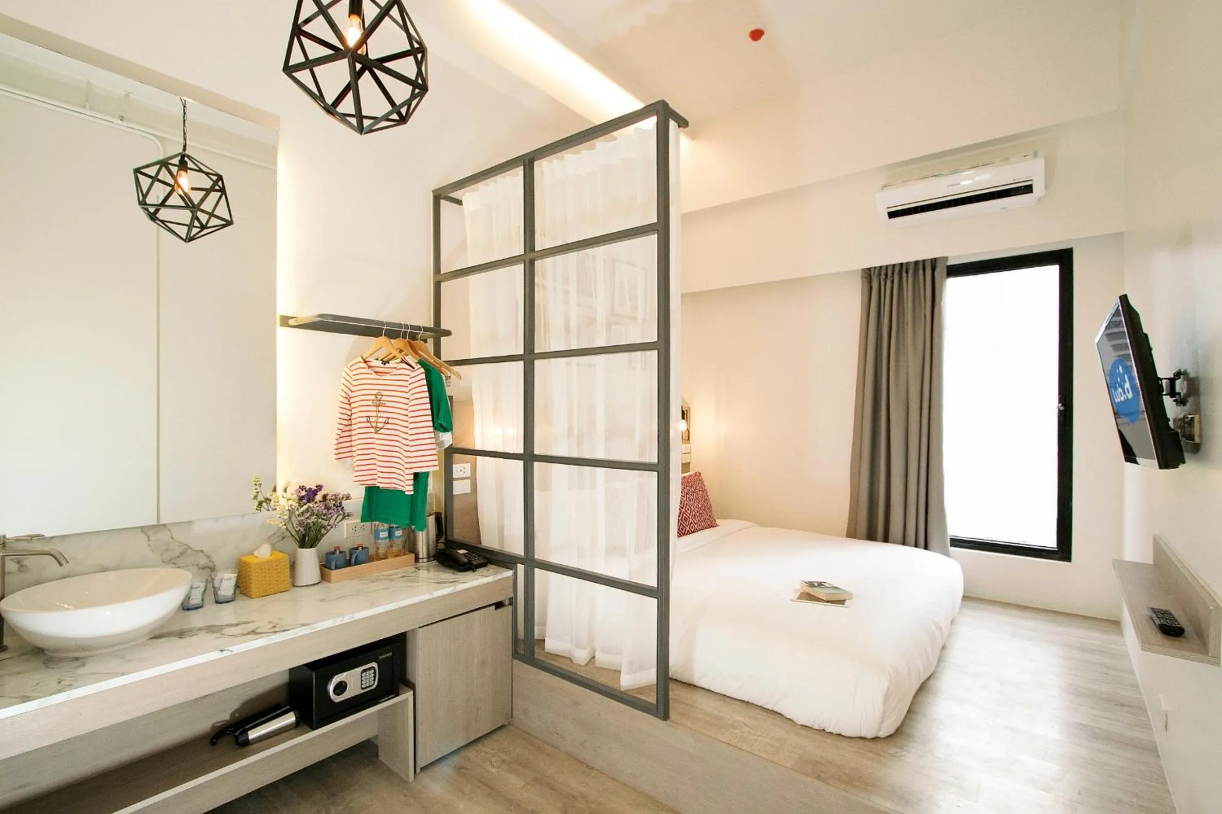 Bedroom, Bed in Lub d Manila Makati - Central Makati, Near Nightlife