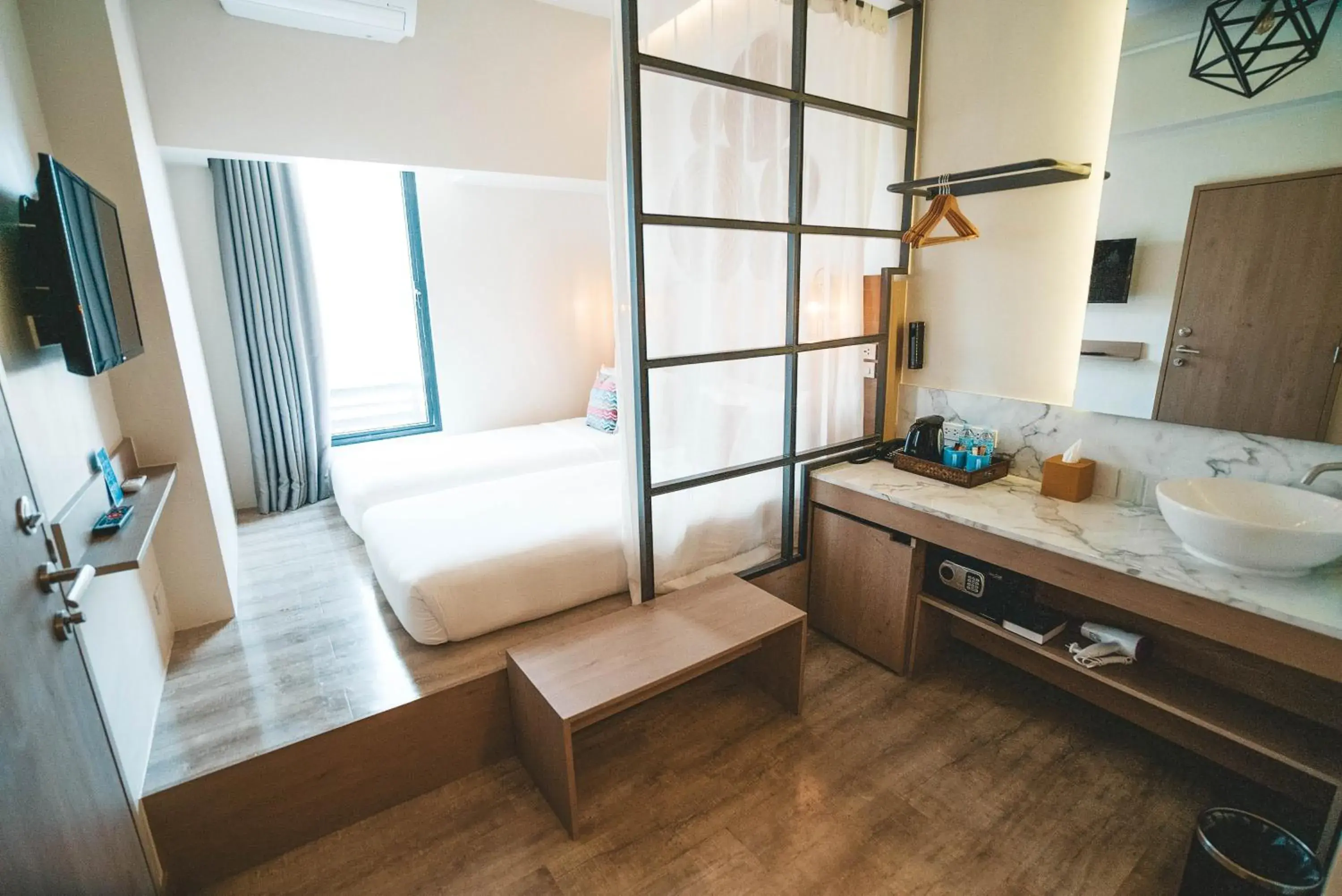 Bedroom, Bed in Lub d Manila Makati - Central Makati, Near Nightlife Bedroom, Bed in Lub d Manila Makati - Central Makati, Near Nightlife