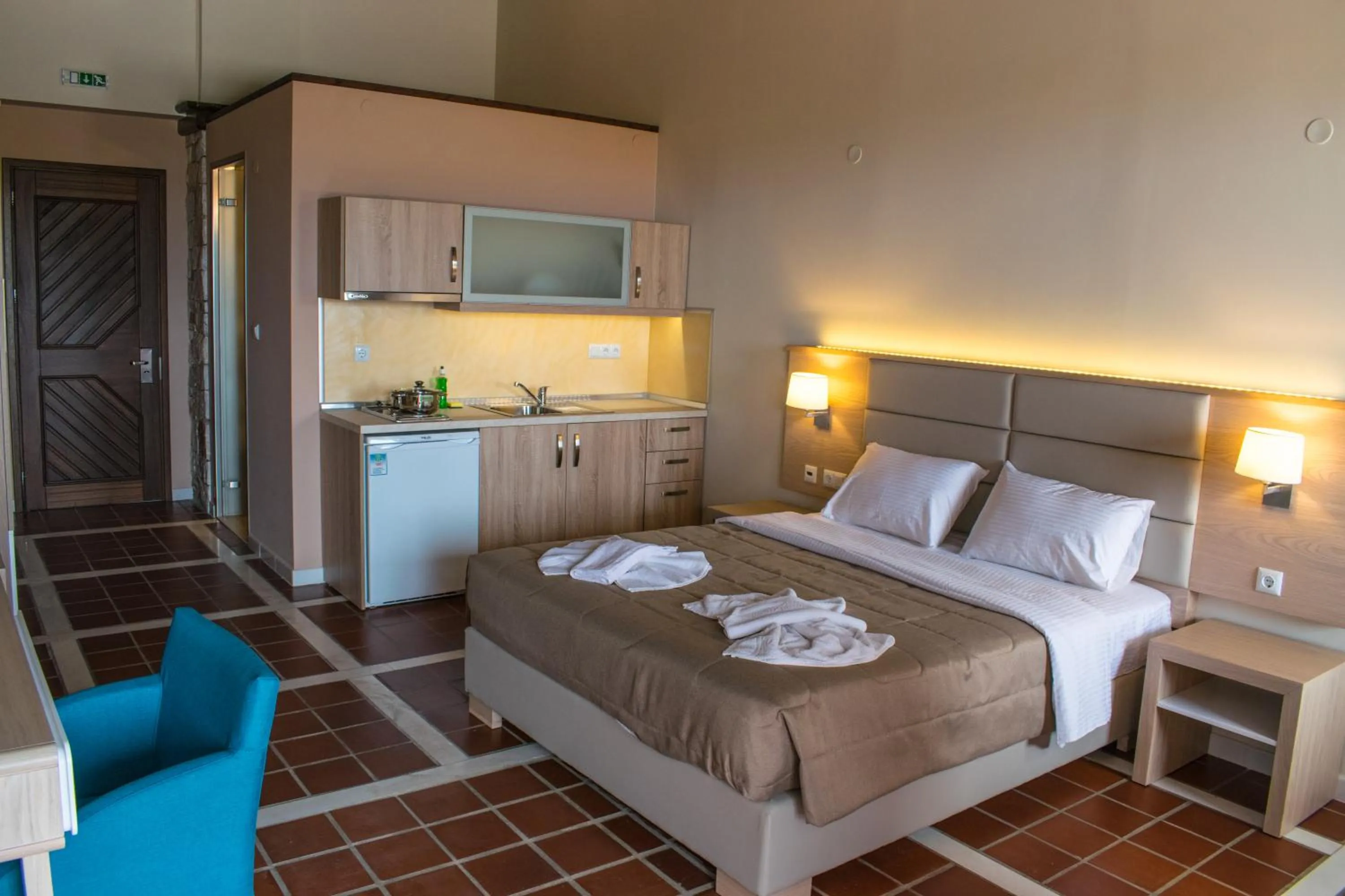 Photo of the whole room, Bed in Kallisti Hotel