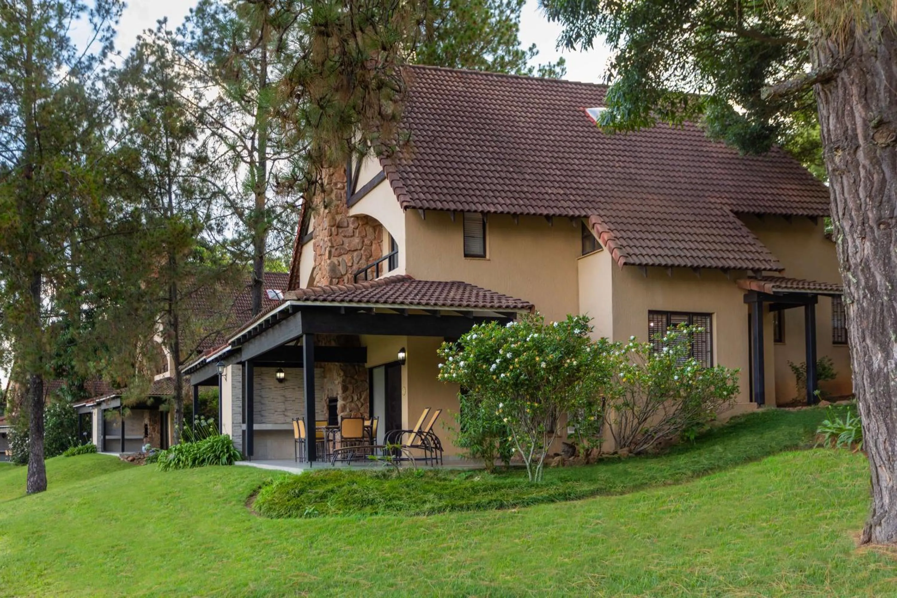 Property building in Pine Lake Resort