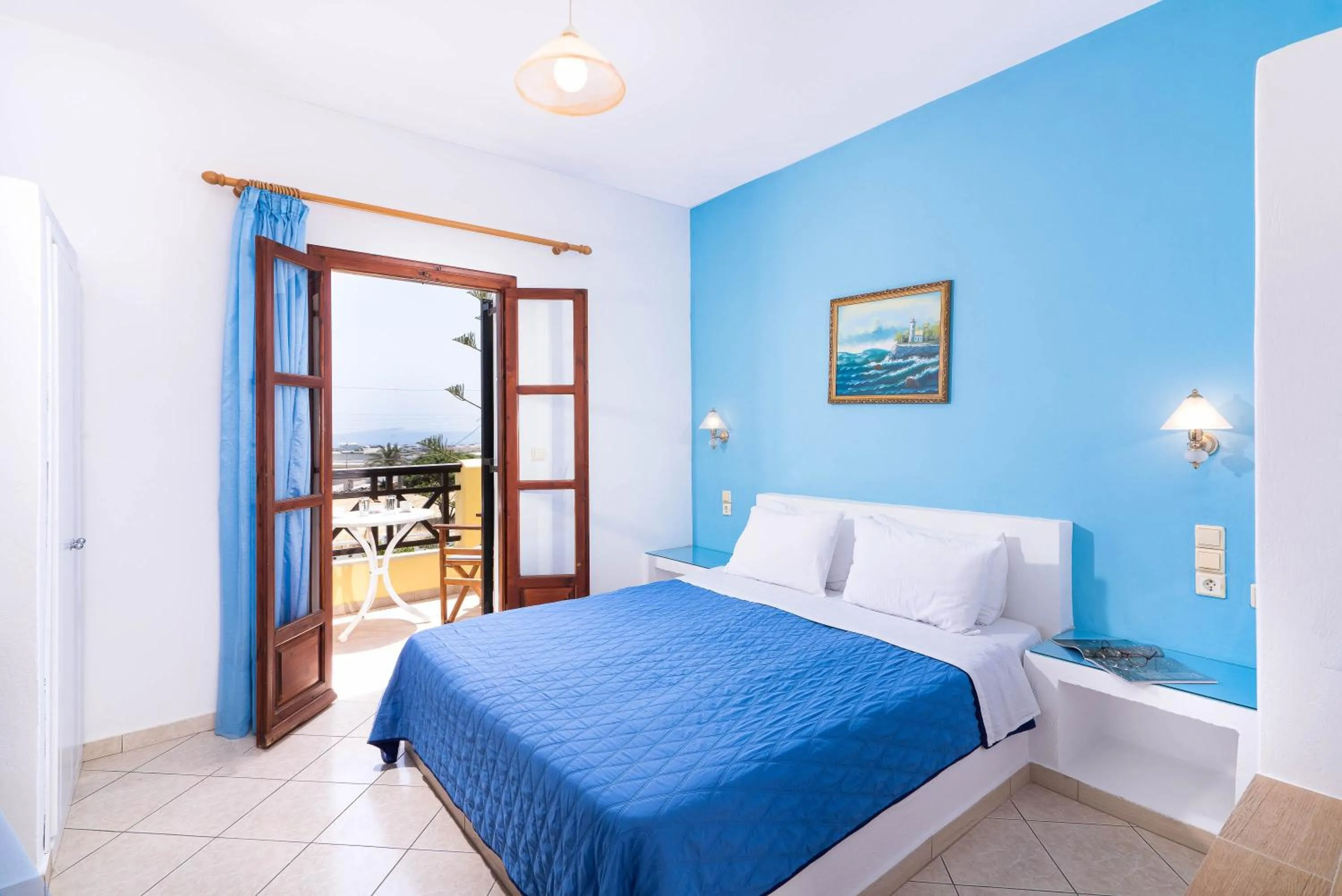 Bed in Mandilaria Studios