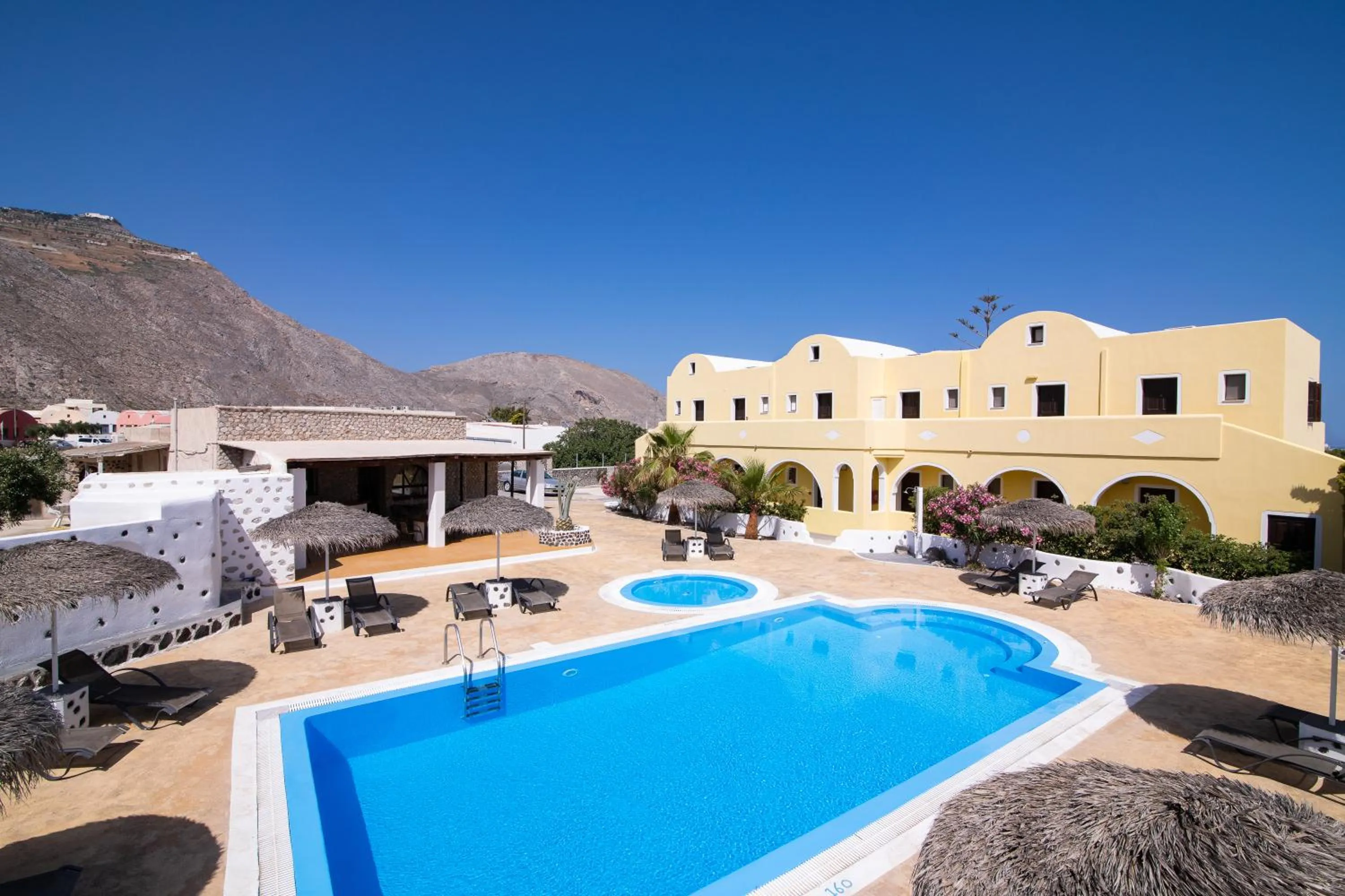 Property building in Mandilaria Studios