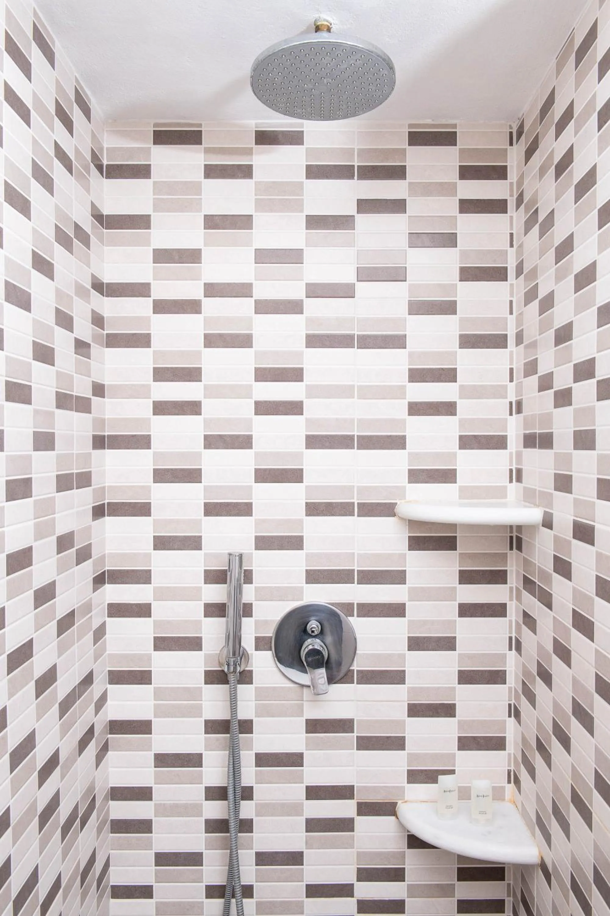 Bathroom in Mandilaria Studios