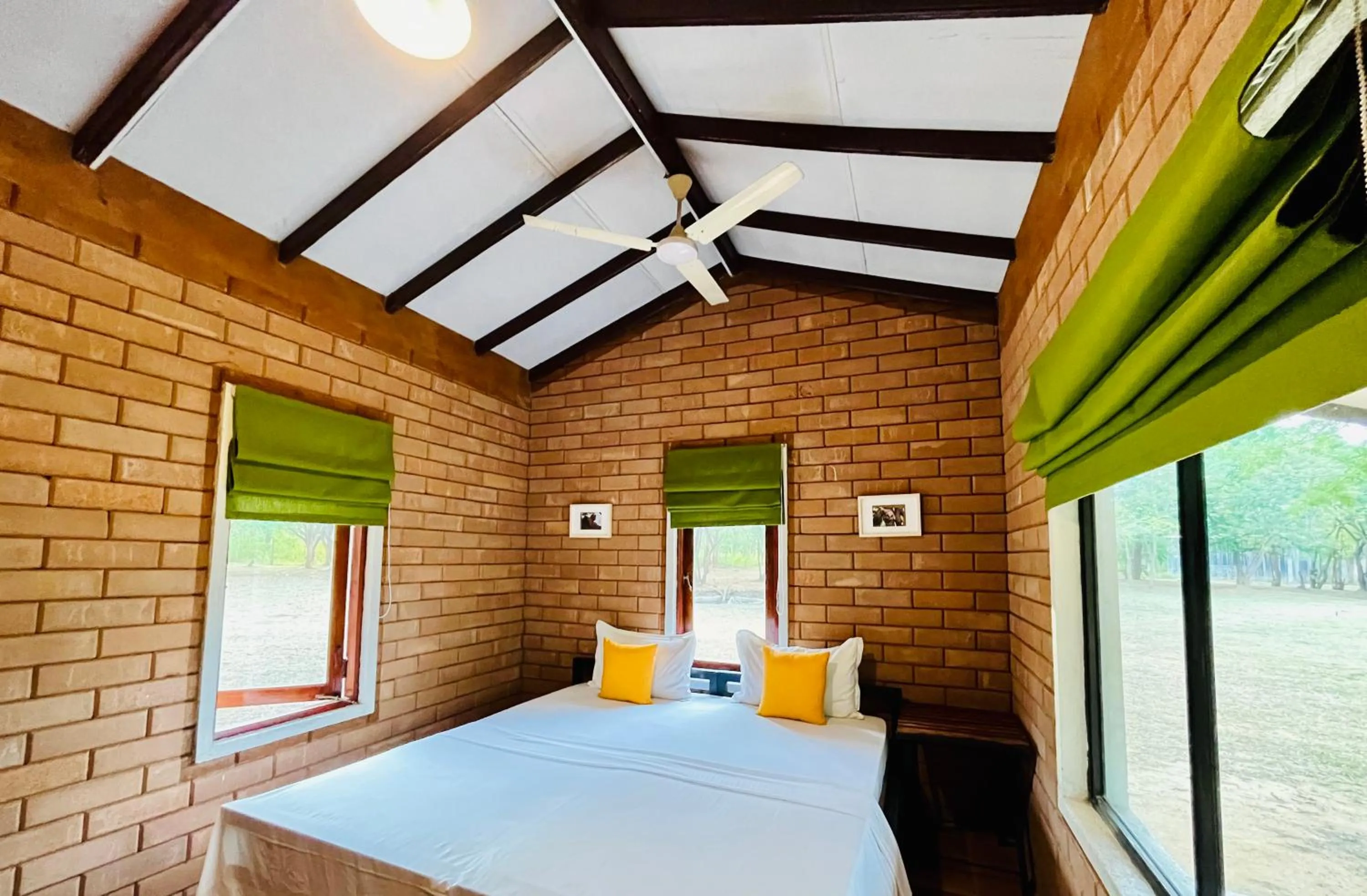 Photo of the whole room, Bed in Funky Leopard Safari Lodge Bordering Yala National Park