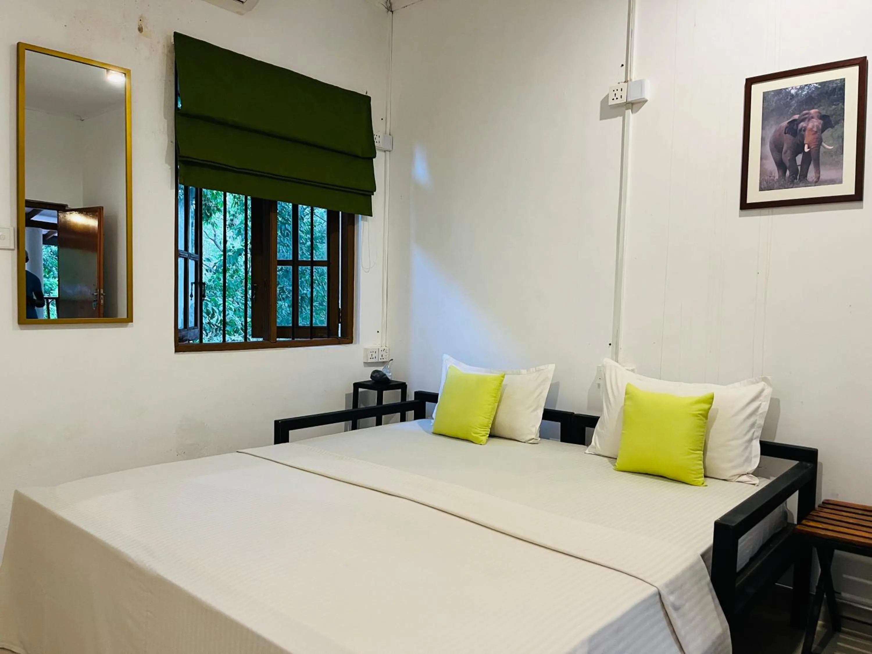 Bedroom, Bed in Funky Leopard Safari Lodge Bordering Yala National Park