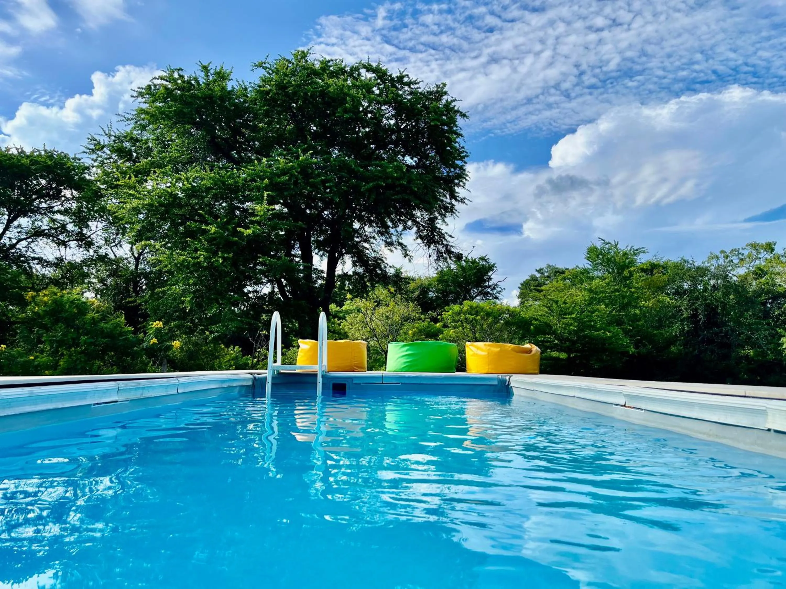 Day in Funky Leopard Safari Lodge Bordering Yala National Park