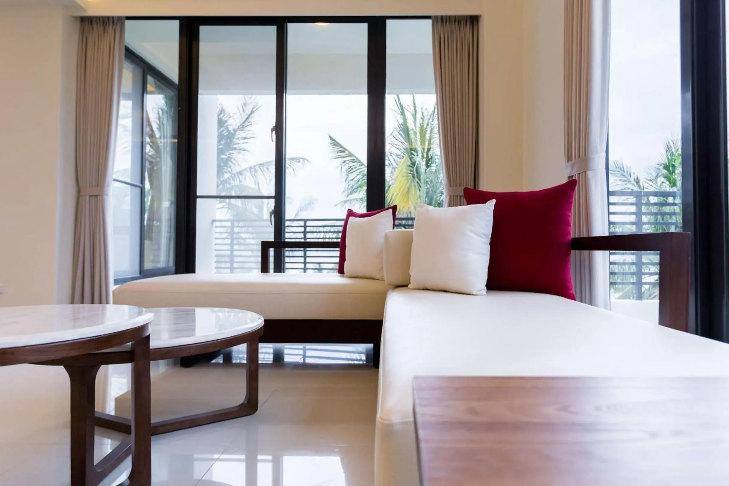 Rich Sunshine Inn Rich Sunshine Inn