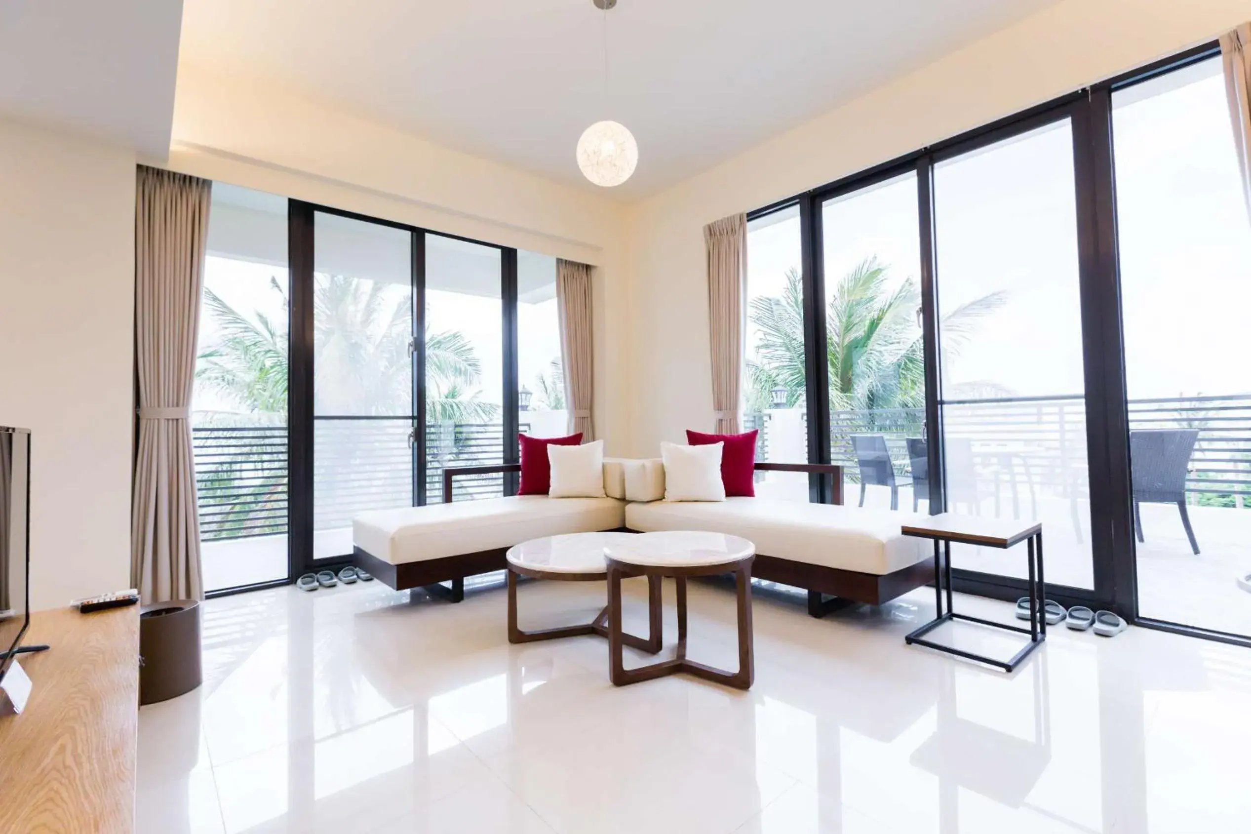 Rich Sunshine Inn Rich Sunshine Inn