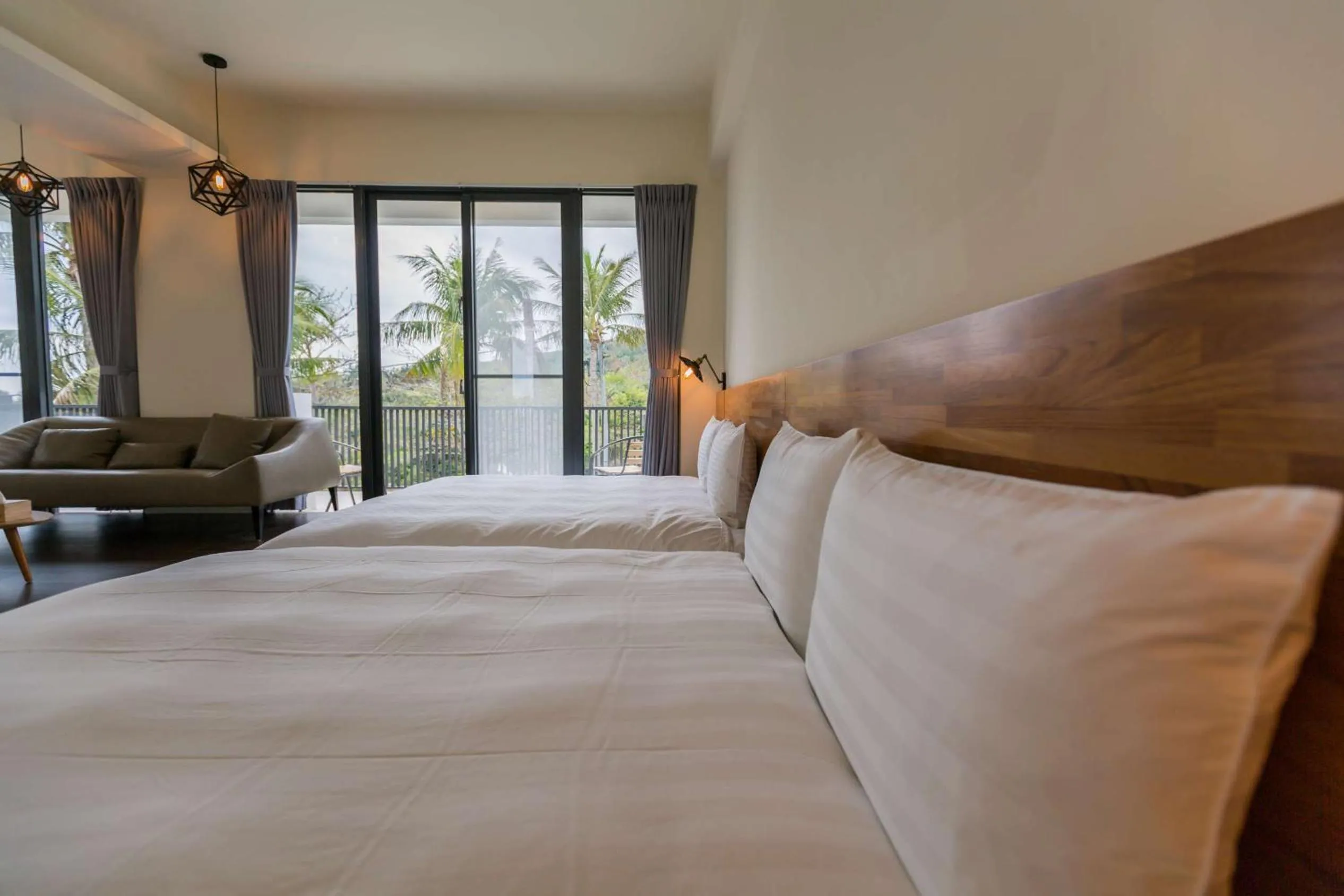 Bed in Rich Sunshine Inn