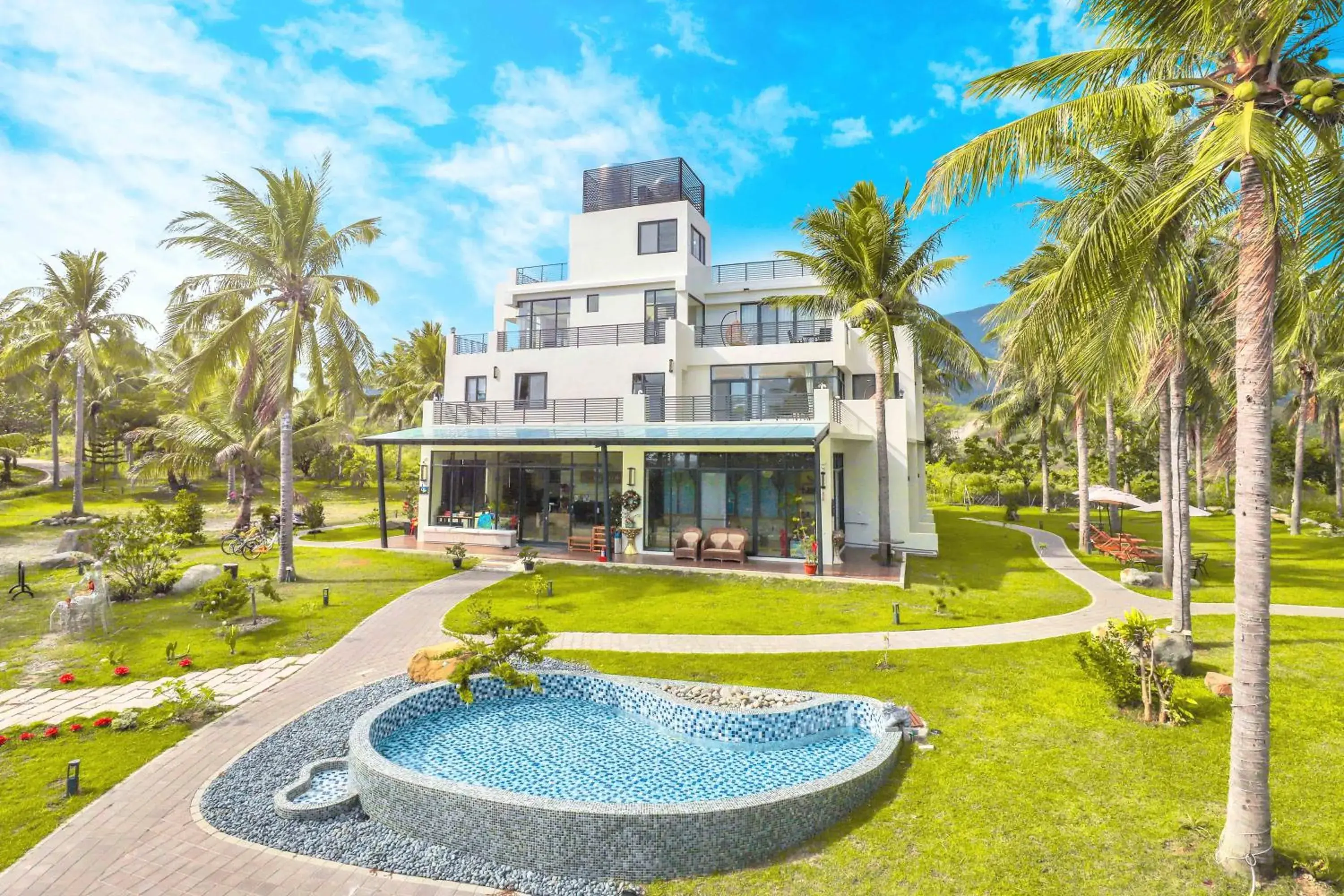 Rich Sunshine Inn Rich Sunshine Inn