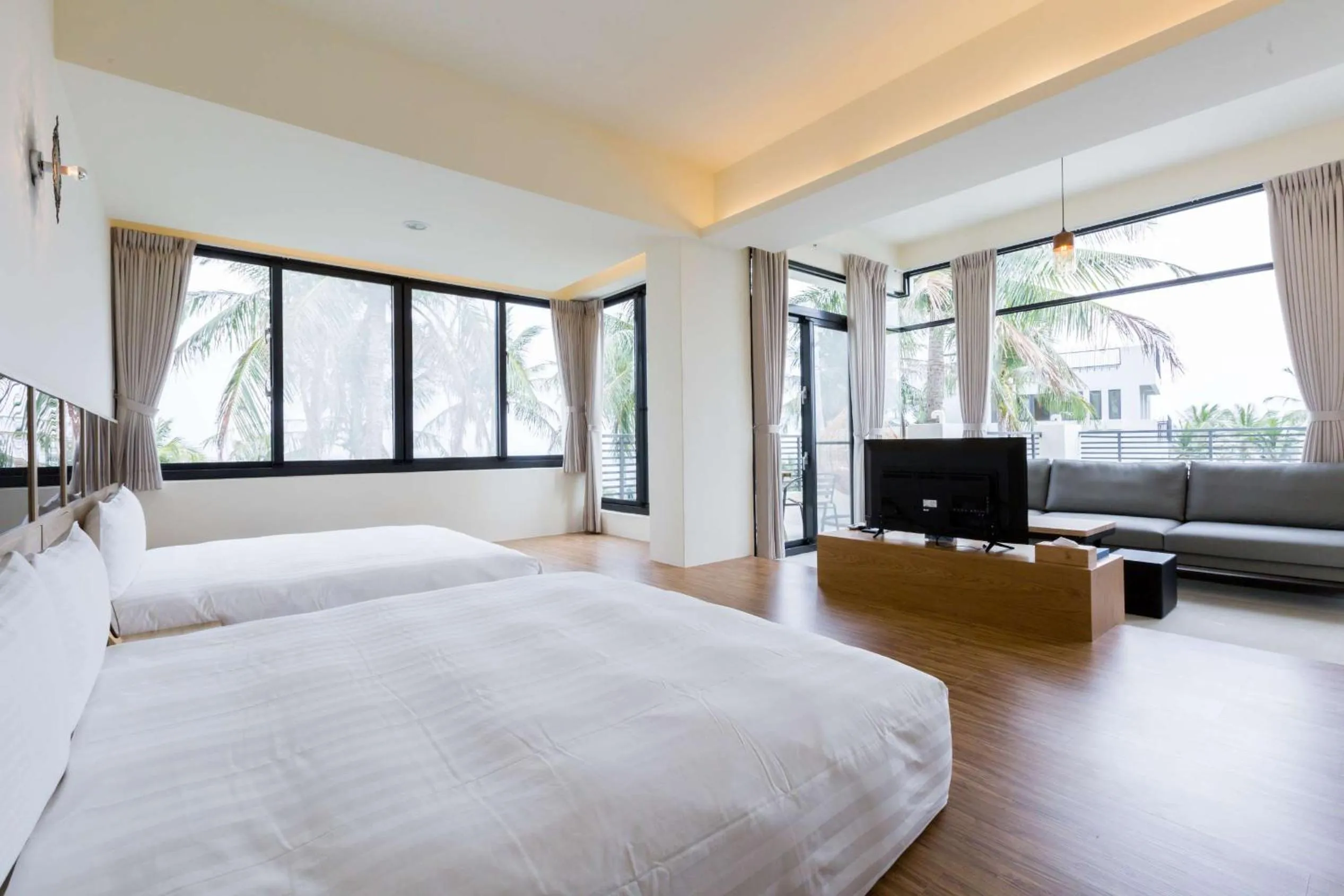 Bed in Rich Sunshine Inn