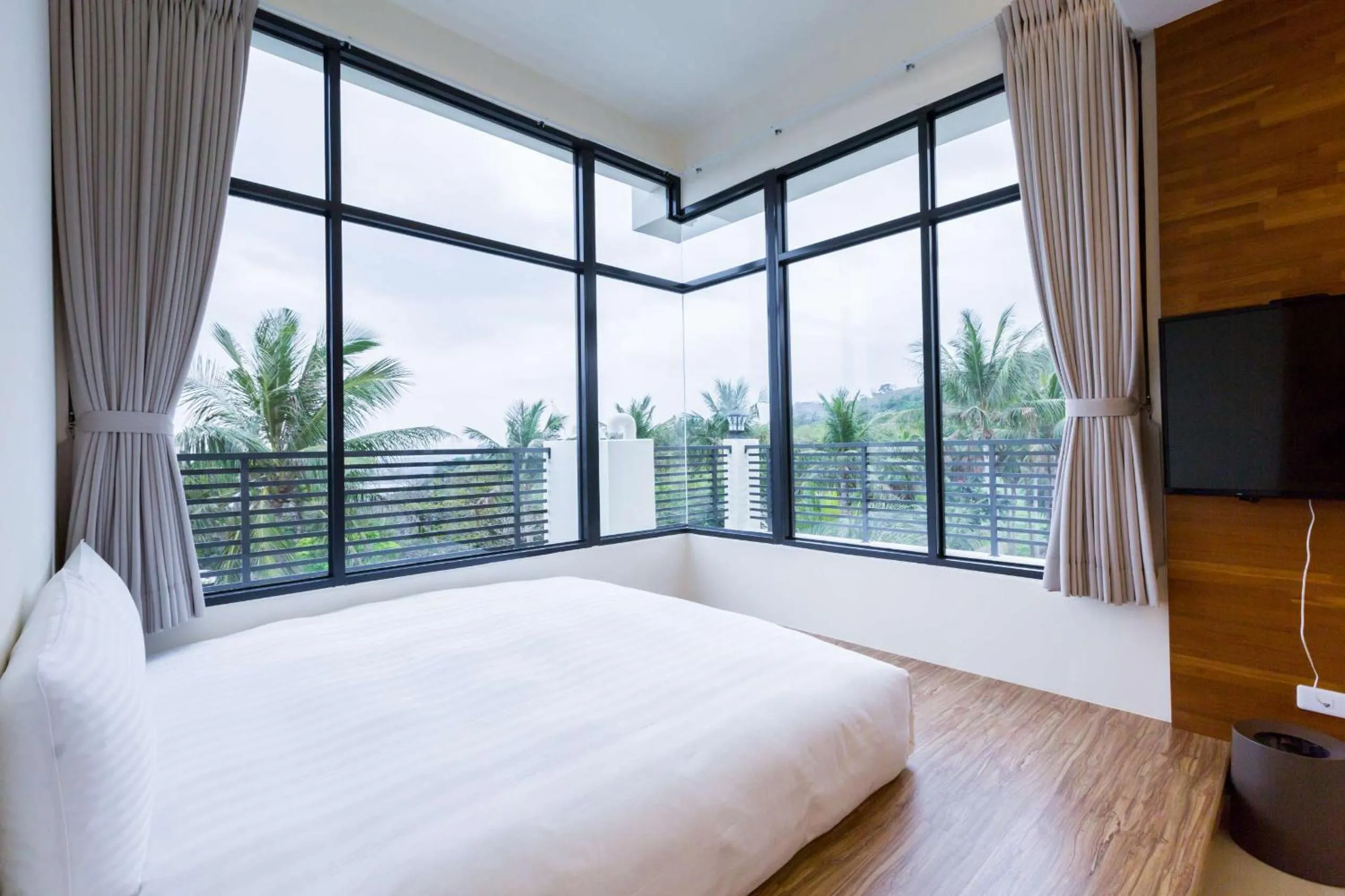 Bed in Rich Sunshine Inn