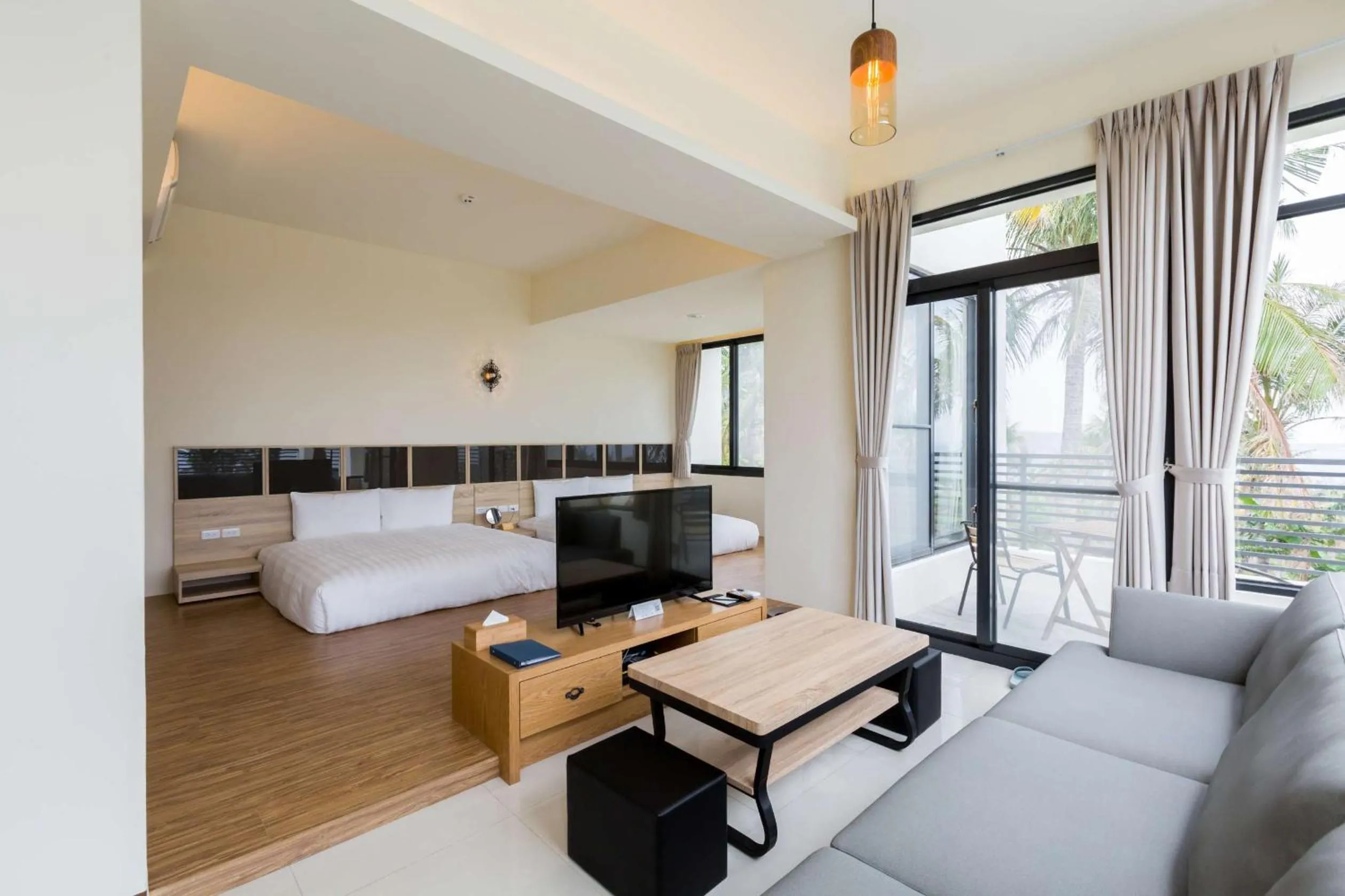 Bed in Rich Sunshine Inn