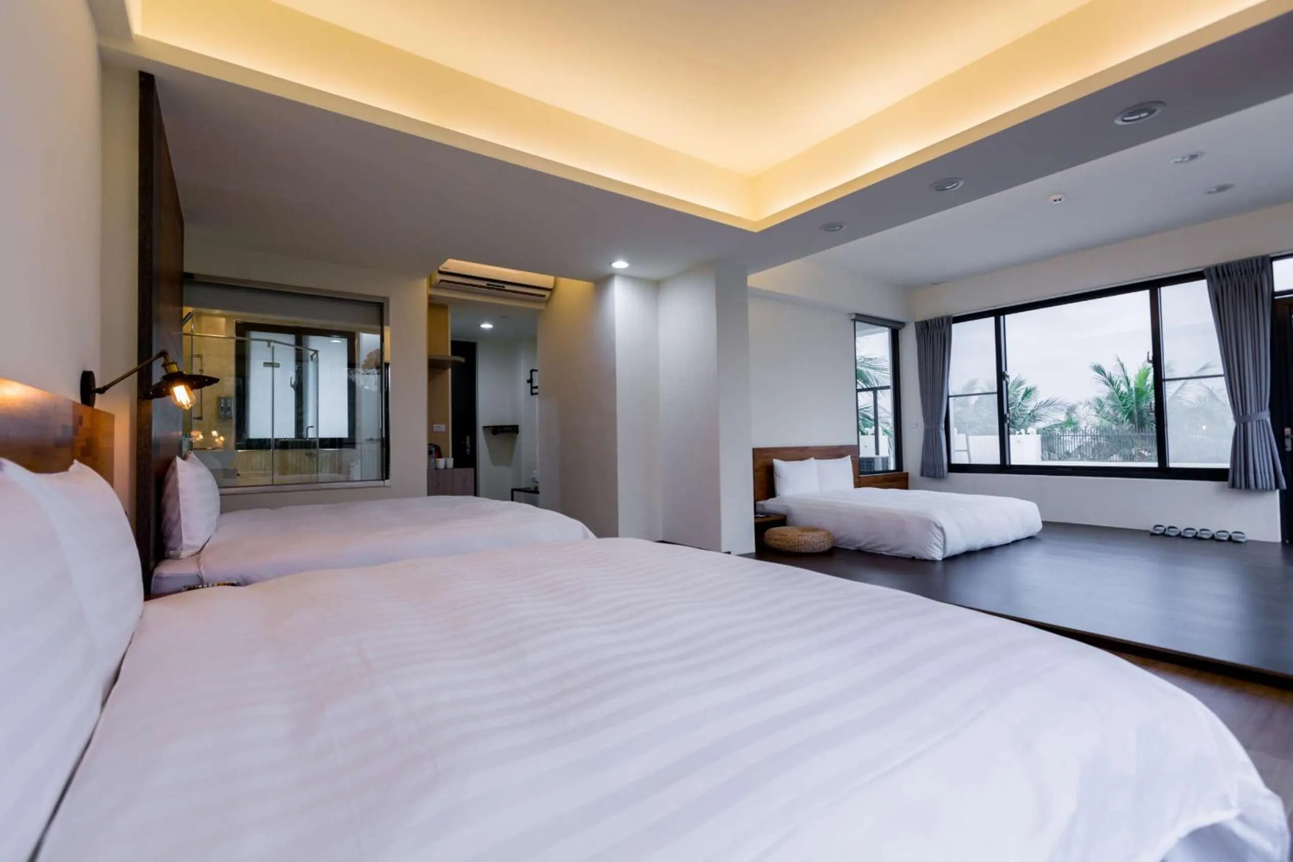 Bed in Rich Sunshine Inn