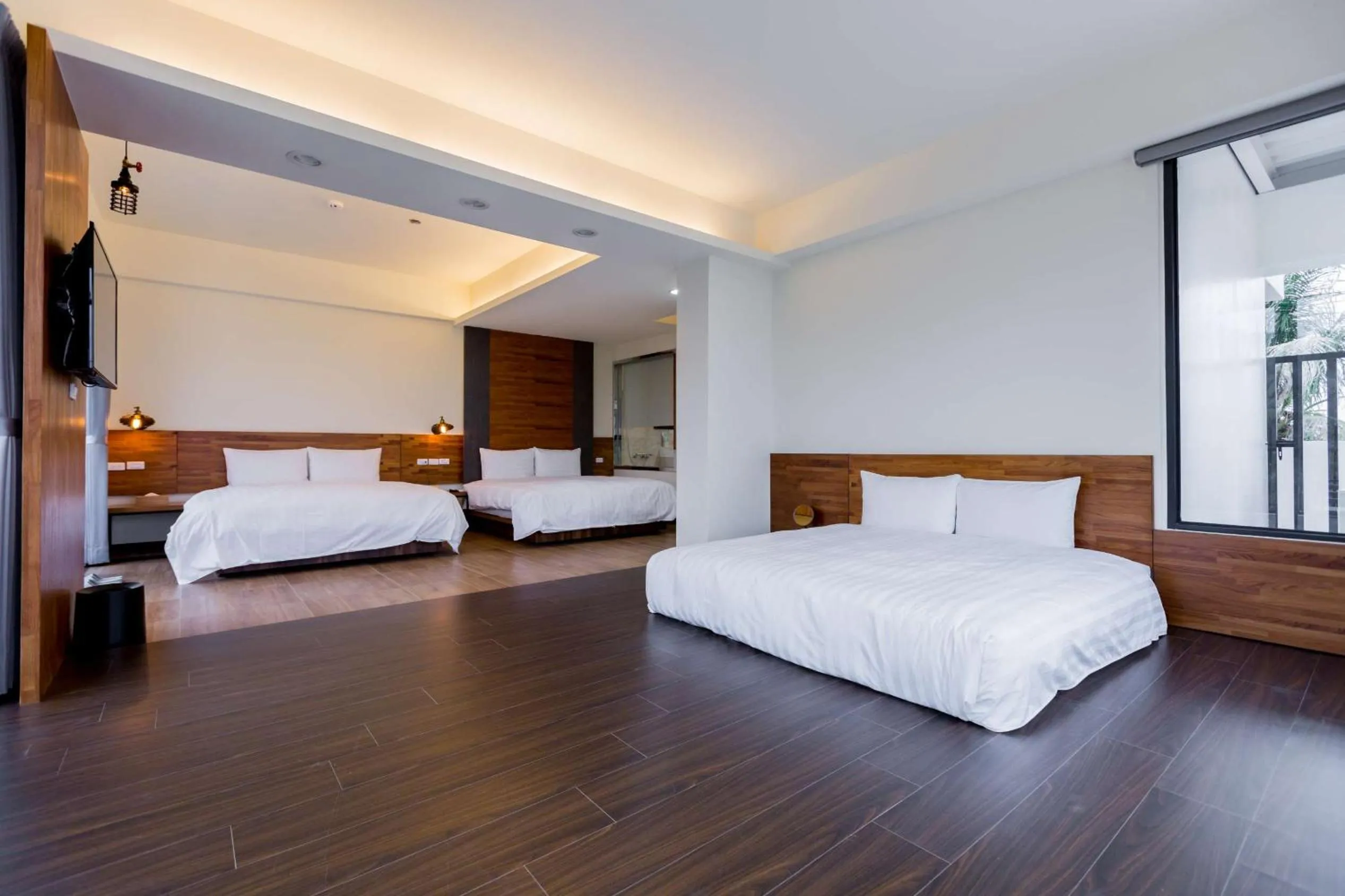 Bed in Rich Sunshine Inn