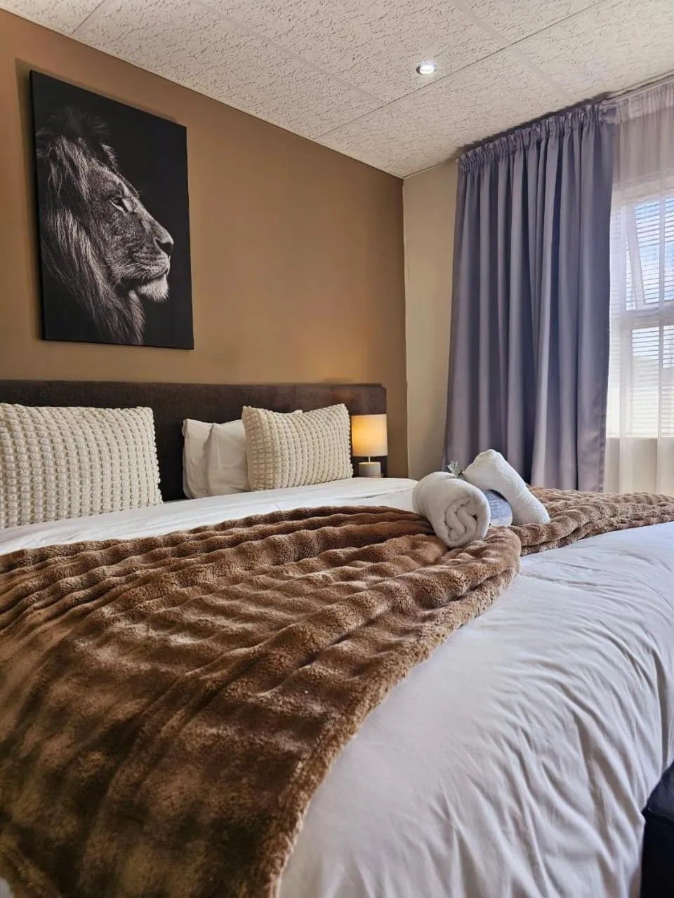 Bed in Lion Lodge