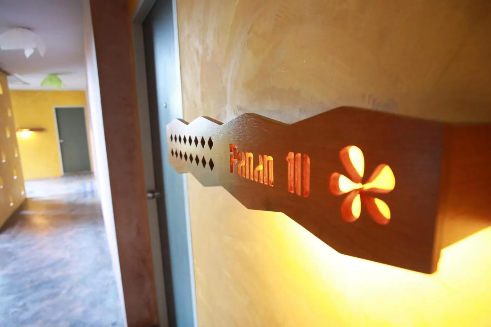 Logo/Certificate/Sign in The Weenee Boutique