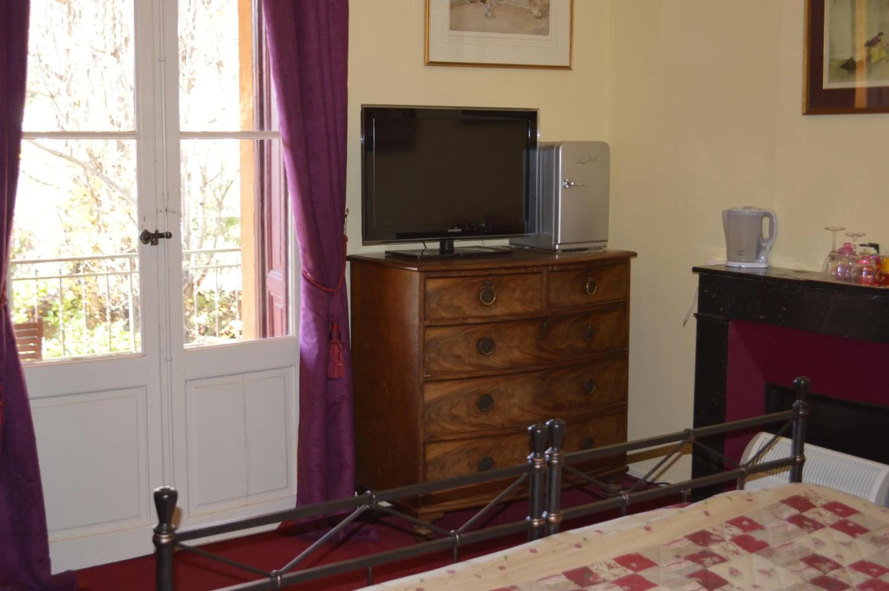 Photo of the whole room, Bed in Villa Lafabregue