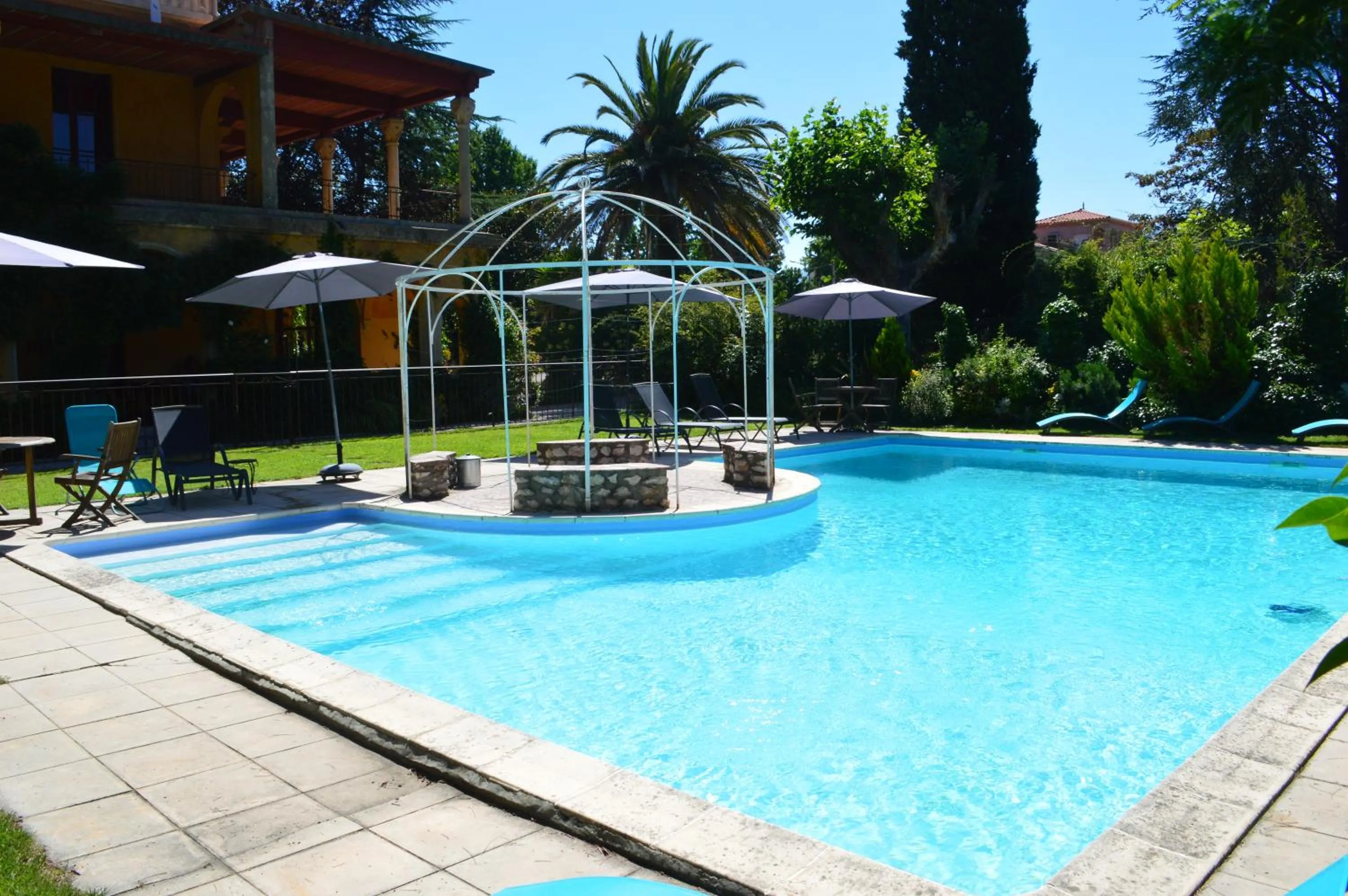 Swimming pool in Villa Lafabregue