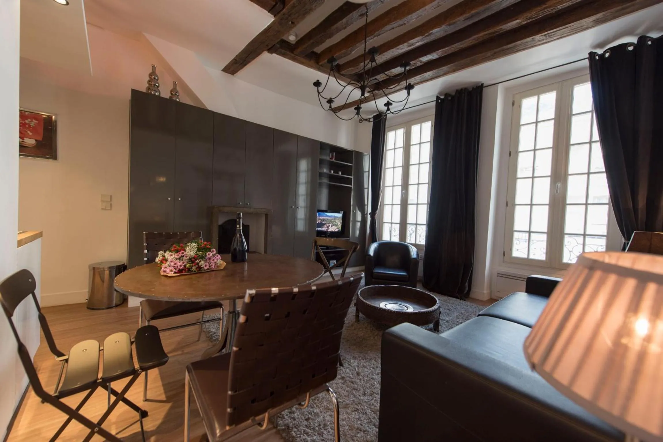 Dining area in Couleur St Martin
