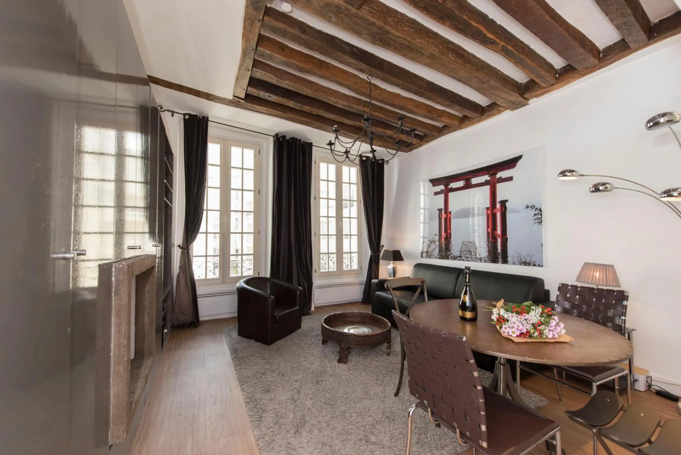 Dining area in Couleur St Martin