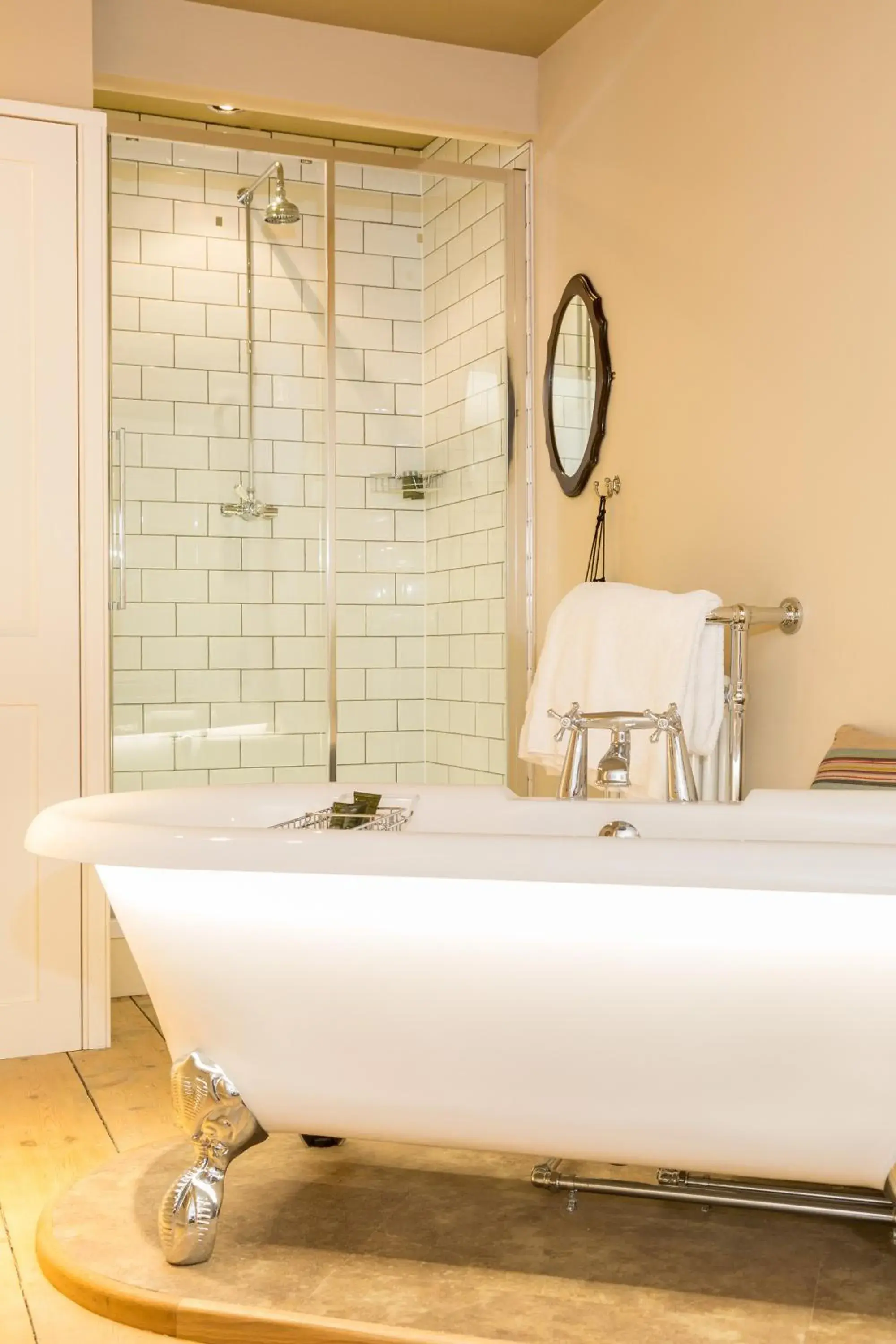 Large Double Room in The Bull Hotel Large Double Room in The Bull Hotel