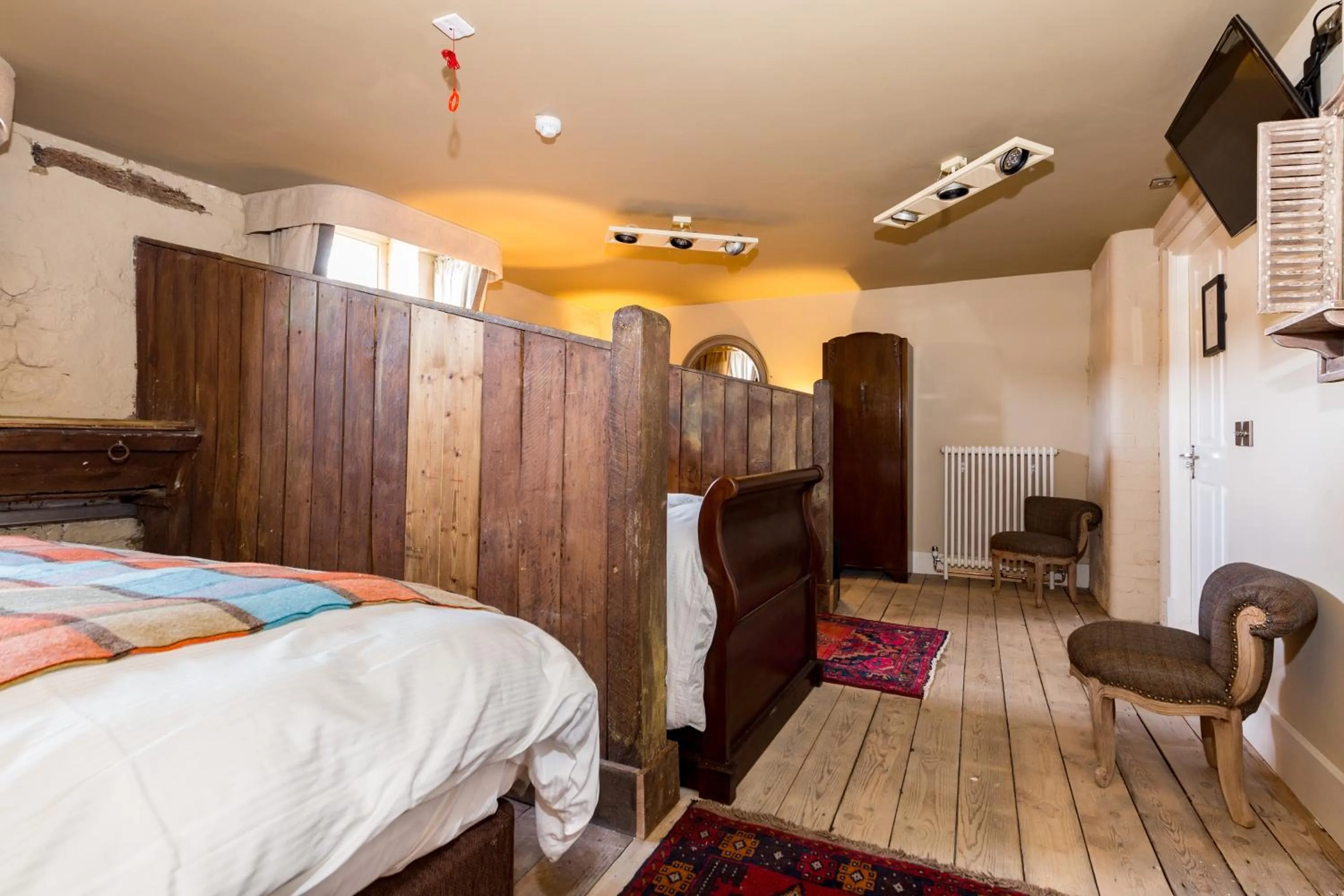 Bed in The Bull Hotel