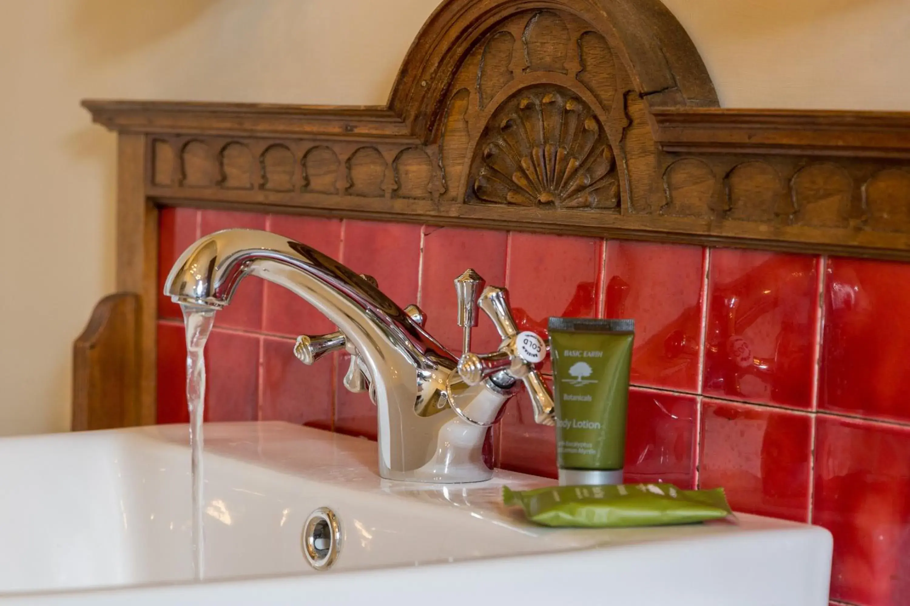 Standard Double Room in The Bull Hotel Standard Double Room in The Bull Hotel