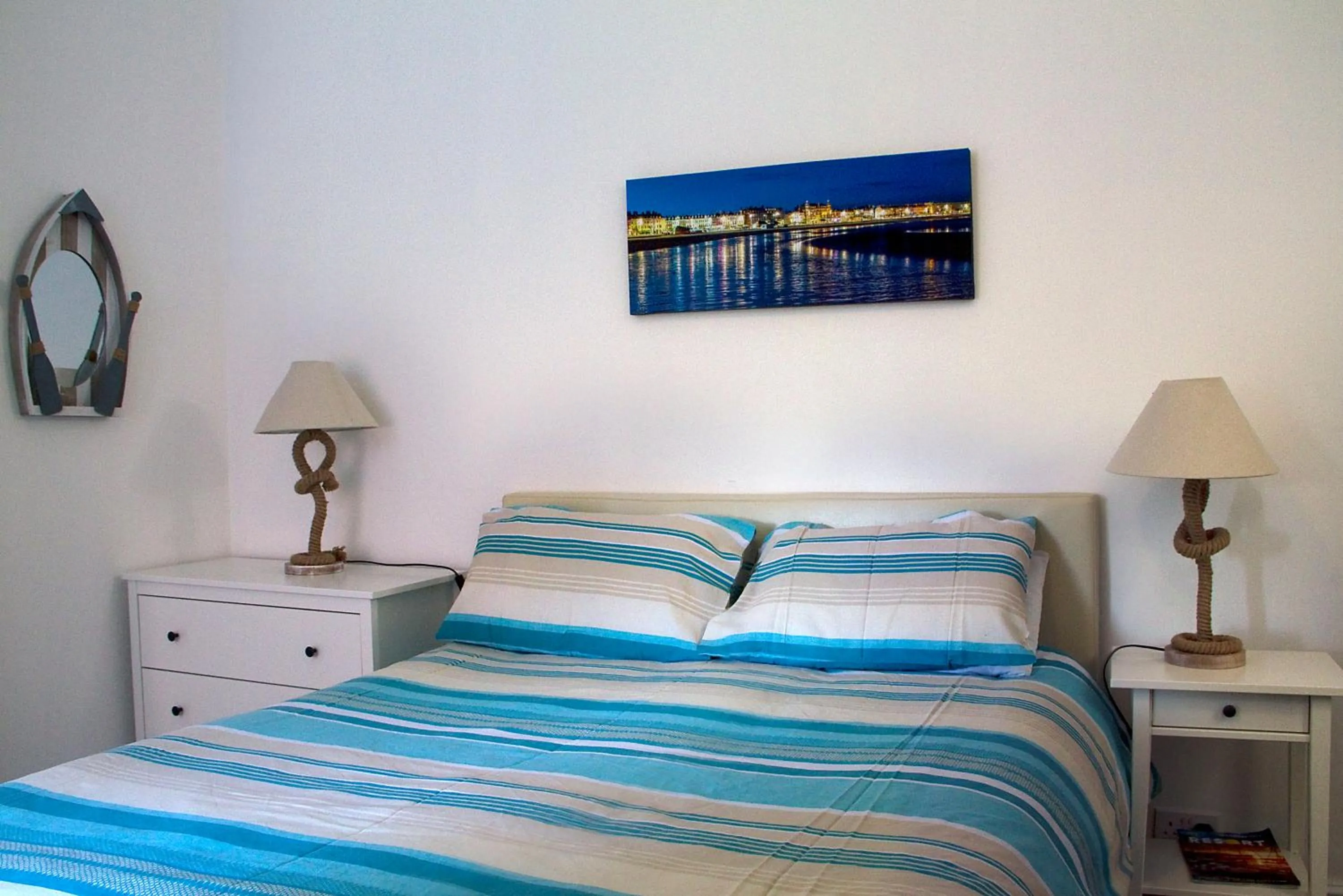 Bedroom, Bed in Timrick Lodge