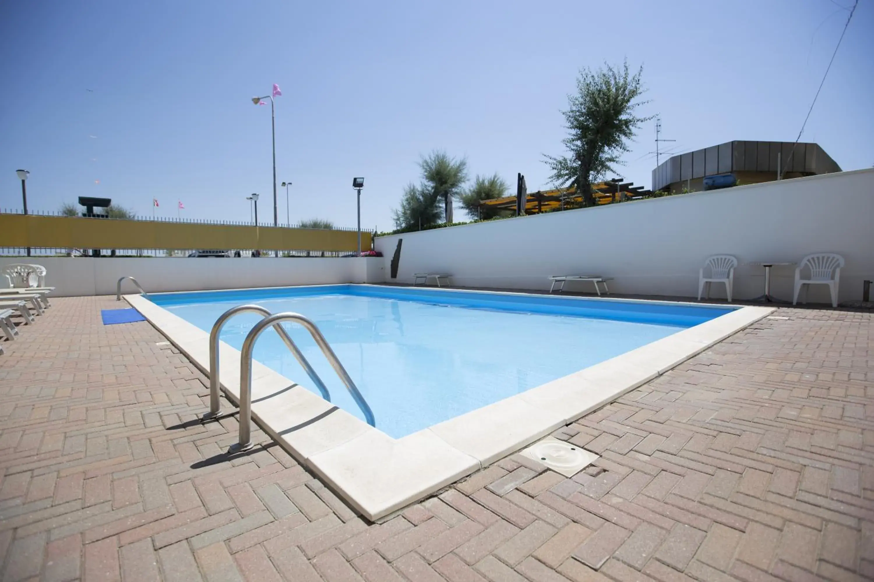 Swimming Pool in Hotel Metropole