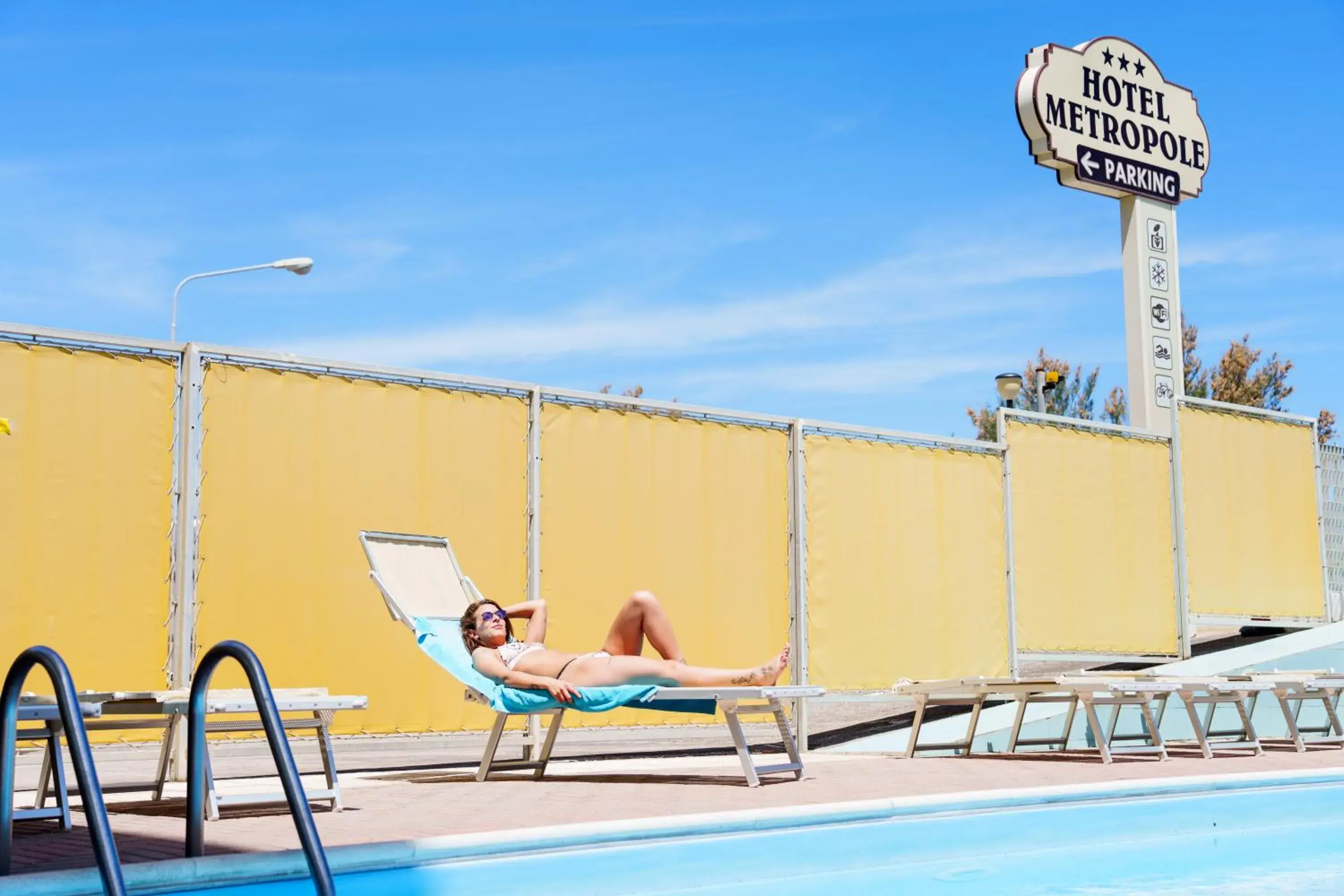 People, Swimming Pool in Hotel Metropole