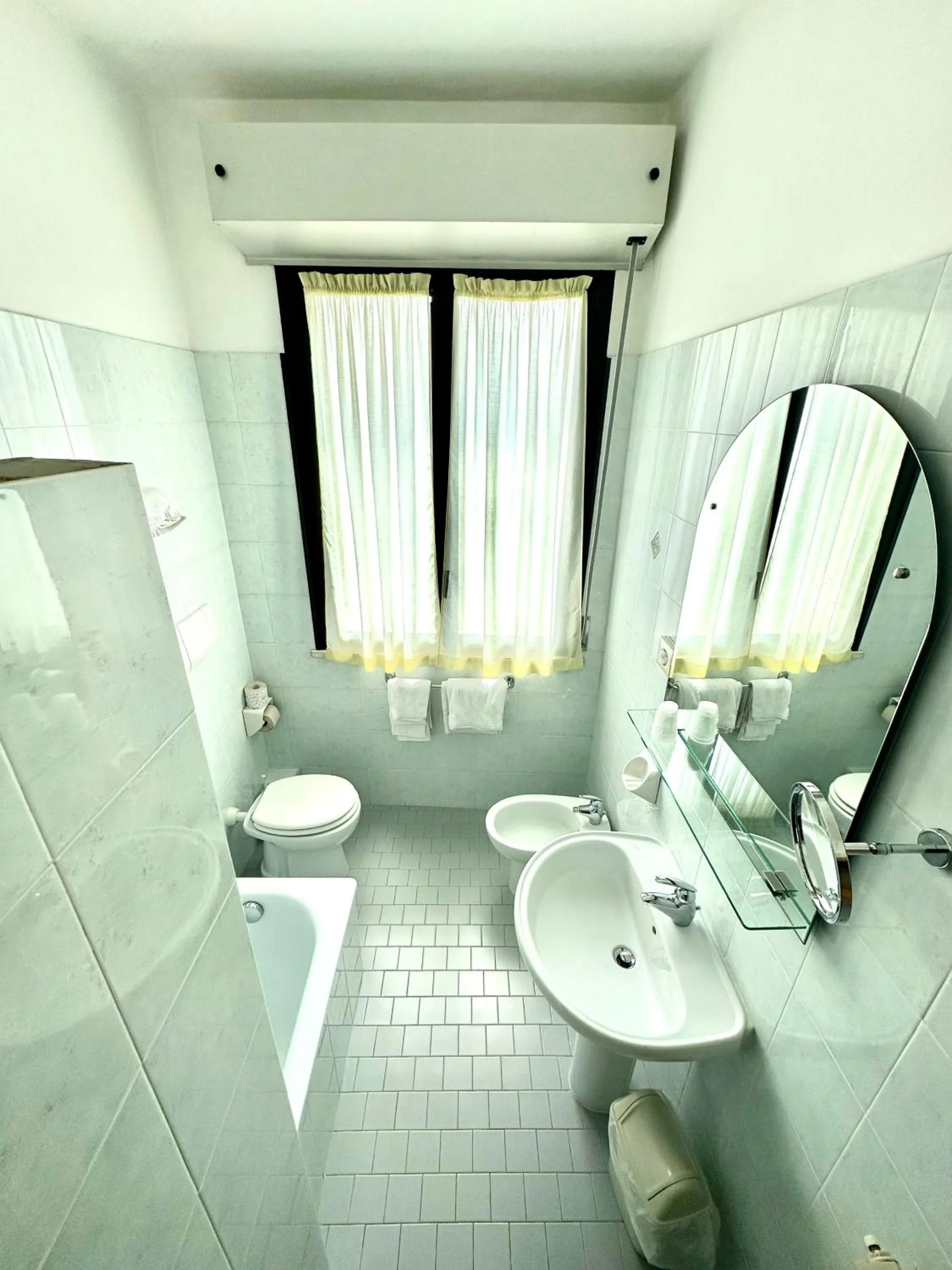 Toilet in Hotel Metropole