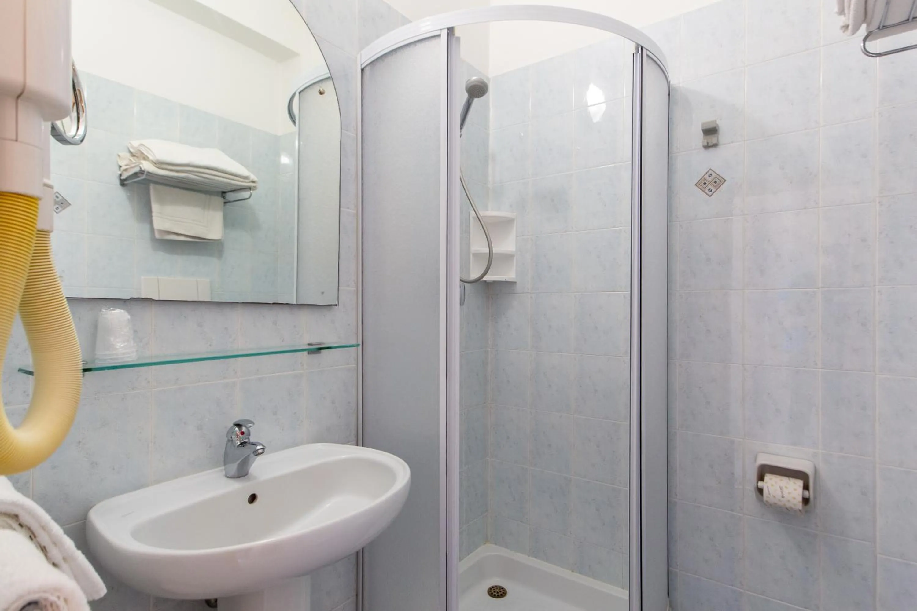 Shower in Hotel Metropole