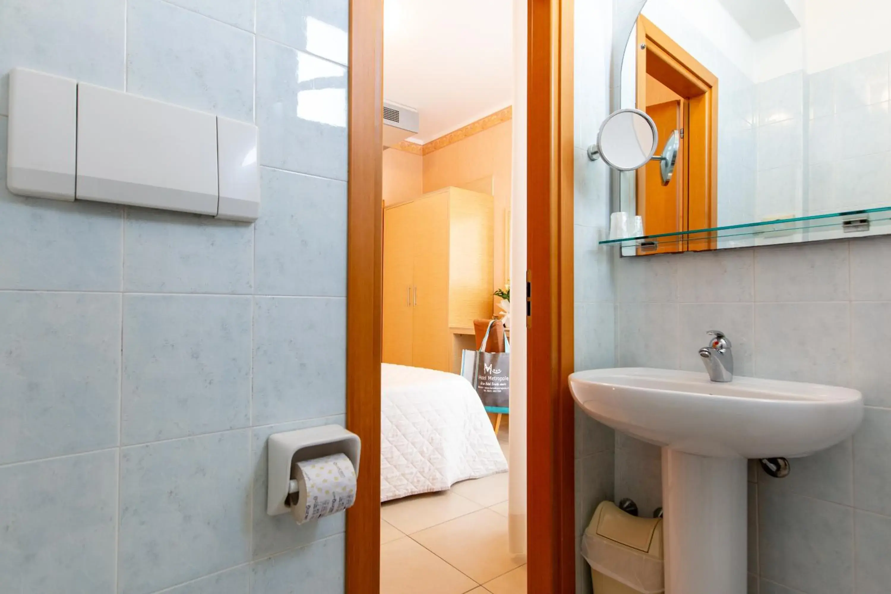 Bathroom in Hotel Metropole