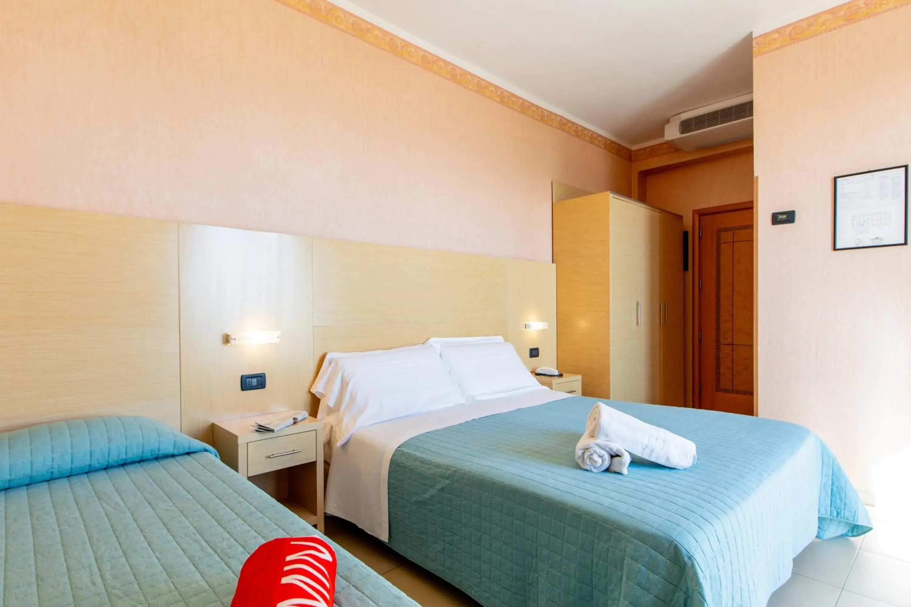 Bedroom, Bed in Hotel Metropole