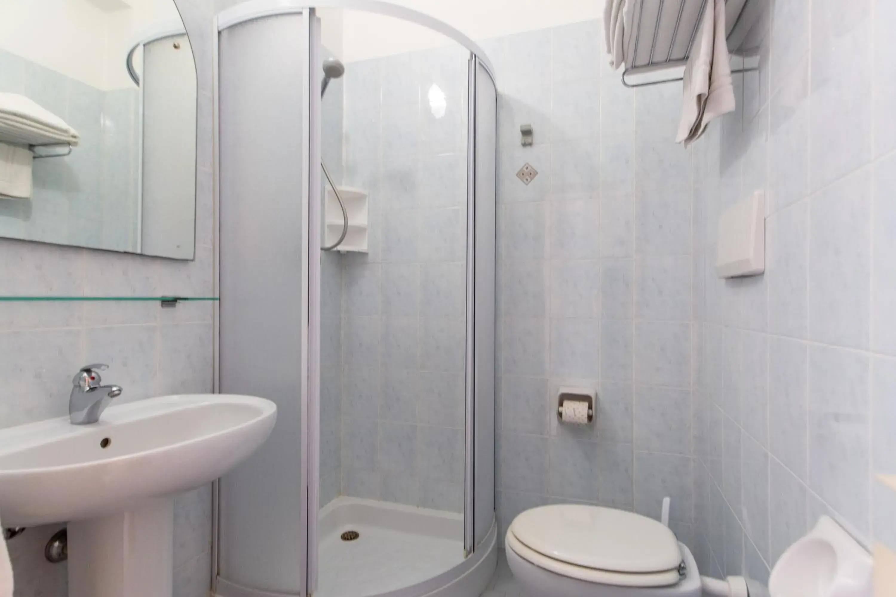 Bathroom in Hotel Metropole