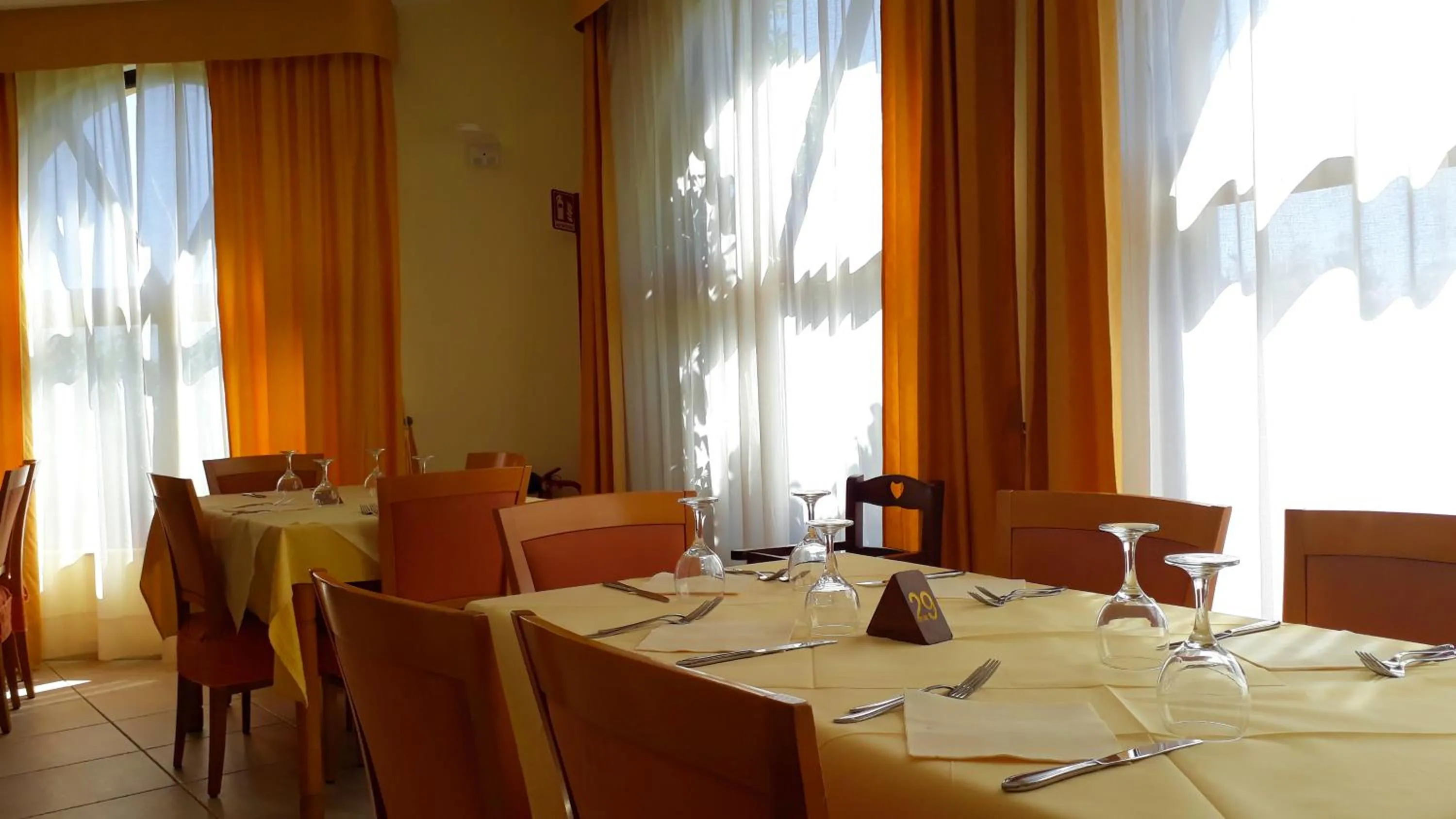 Restaurant/places to eat in Hotel Grotticelle