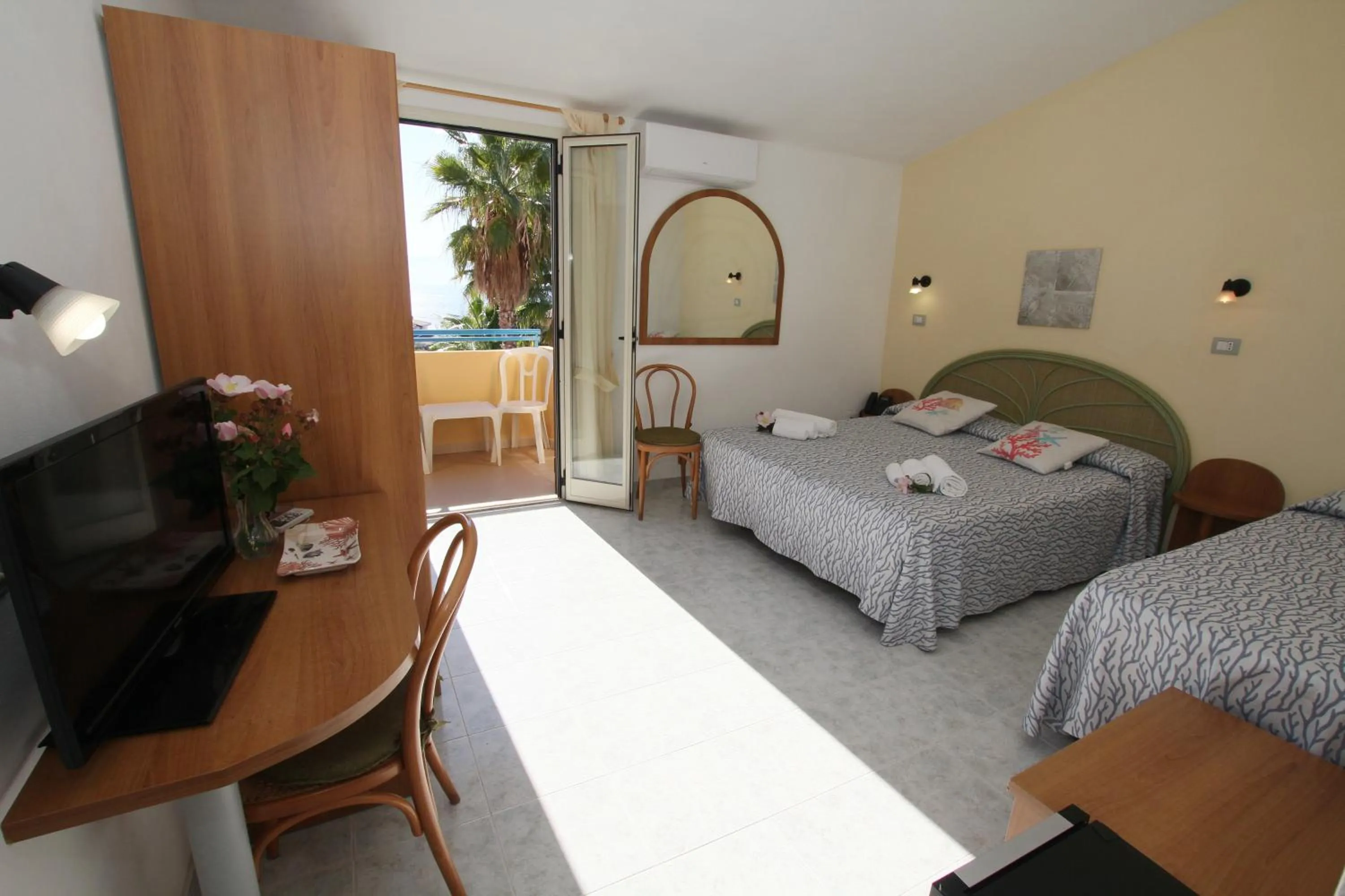 Bedroom, Bed in Hotel Grotticelle